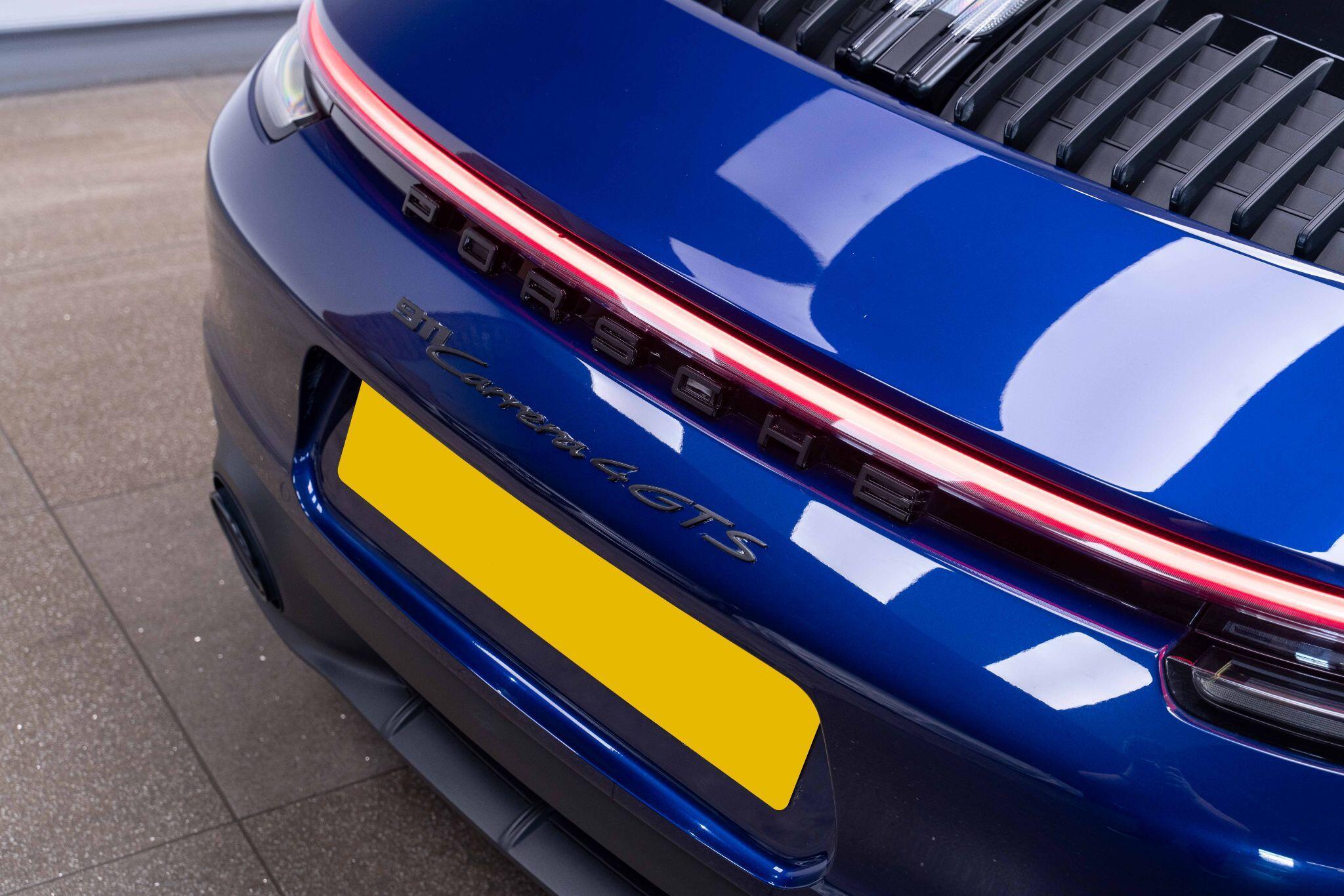 Porsche 911 - Image 11