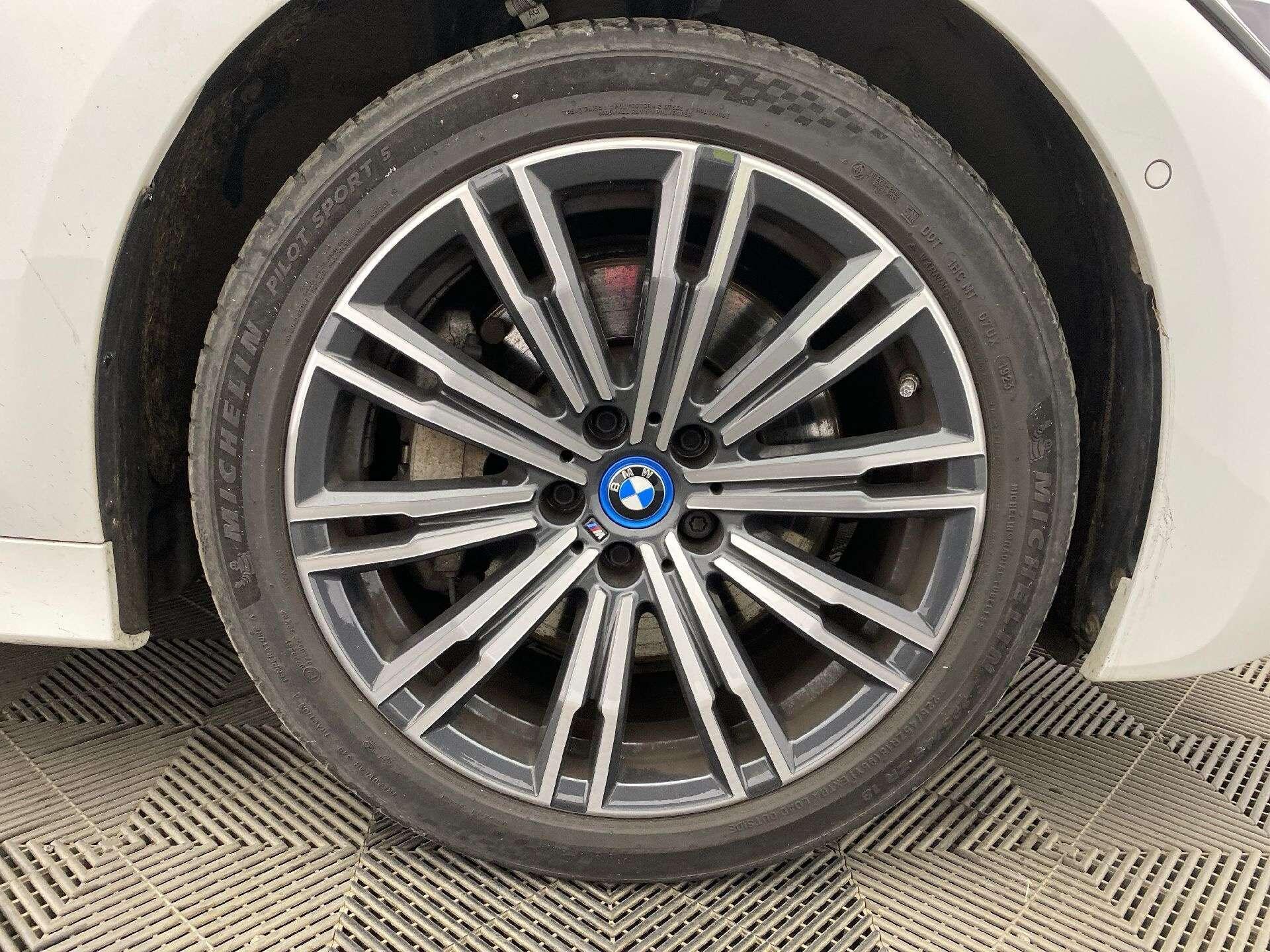 BMW 3 Series - Image 15