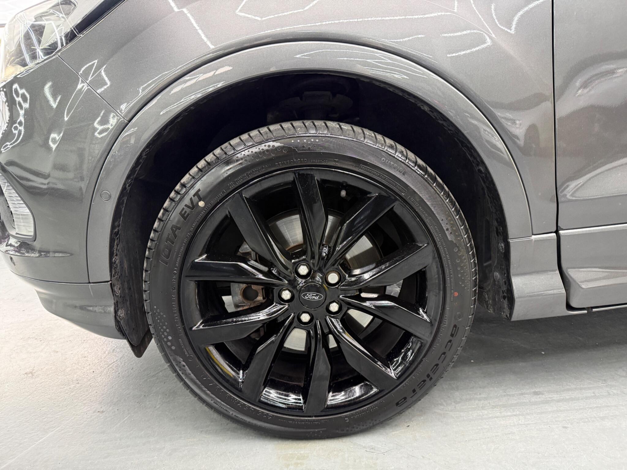 Ford Kuga - Image 11
