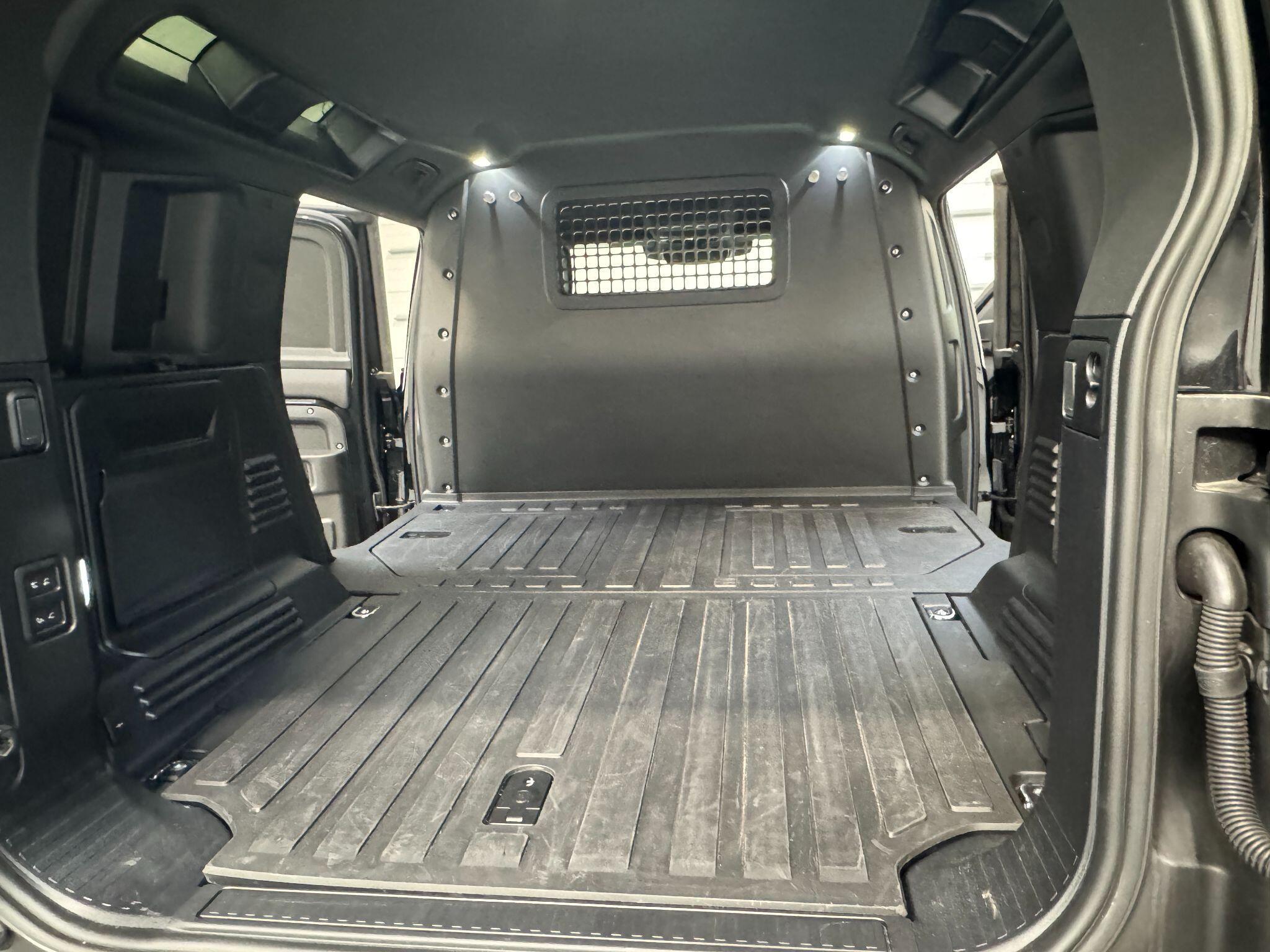 Land Rover Defender 110 - Image 48