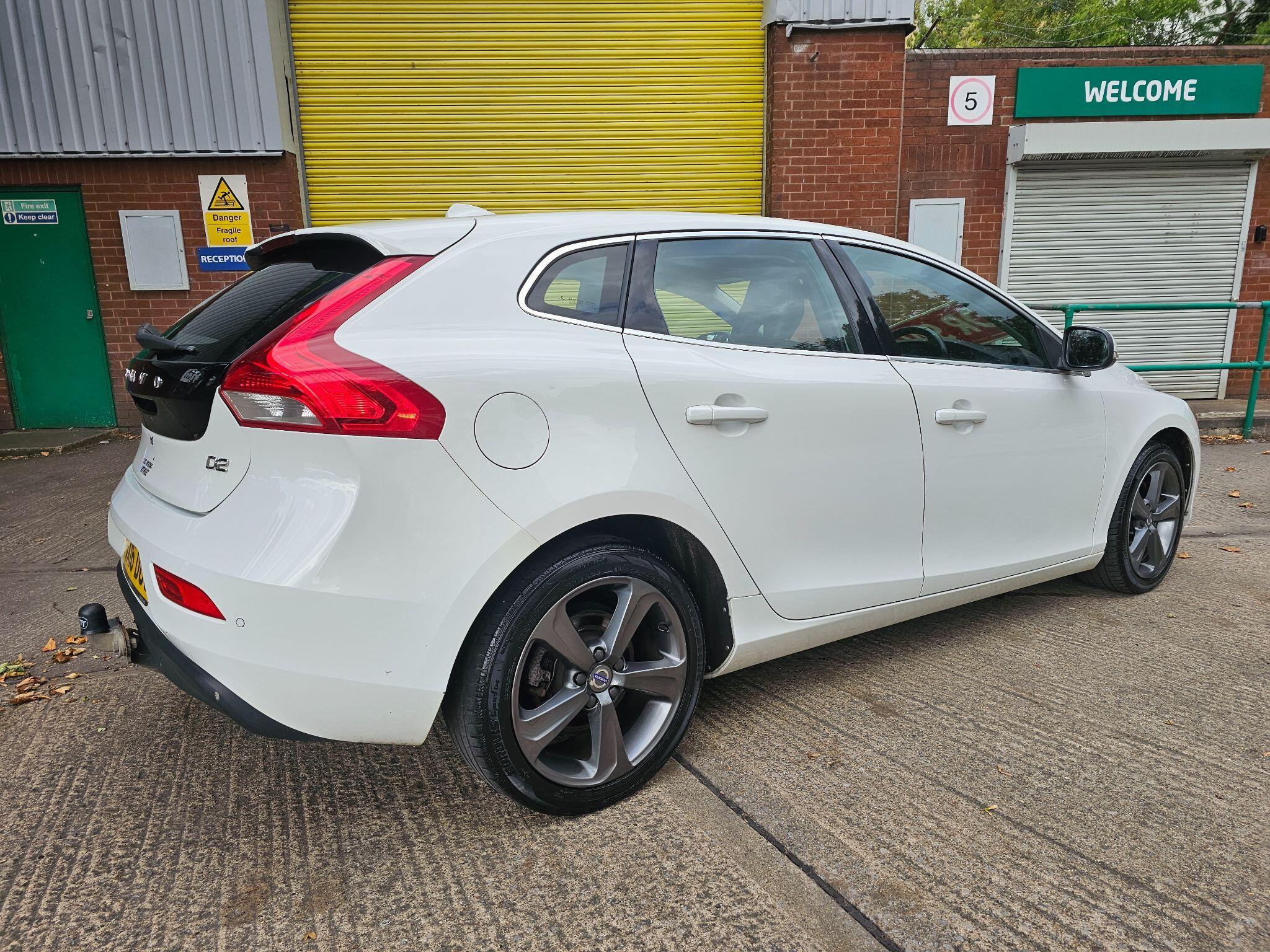 Volvo V40 - Image 15