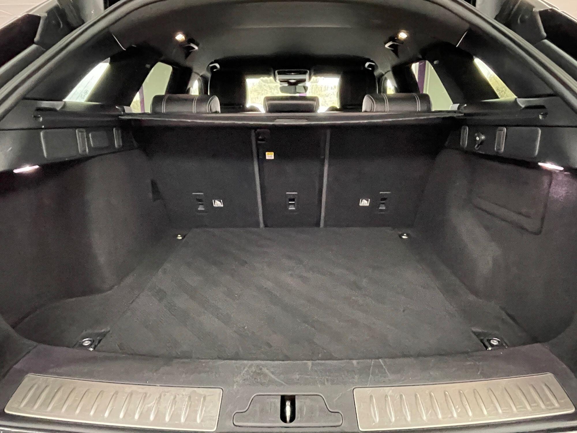 Land Rover Range Rover Velar - Image 18