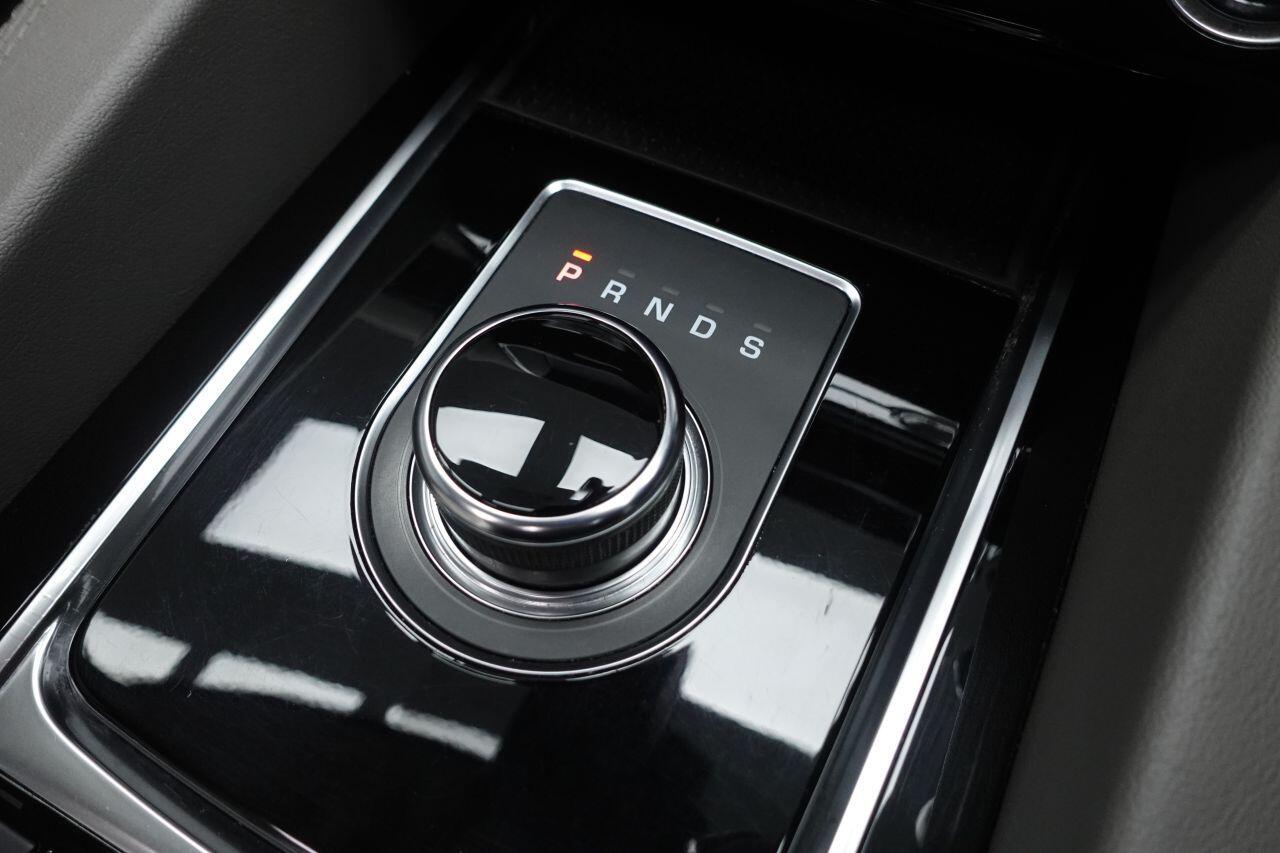 Jaguar F-Pace - Image 40