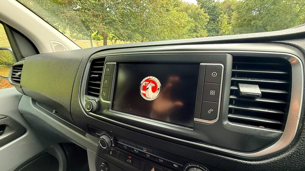 Vauxhall Vivaro - Image 20