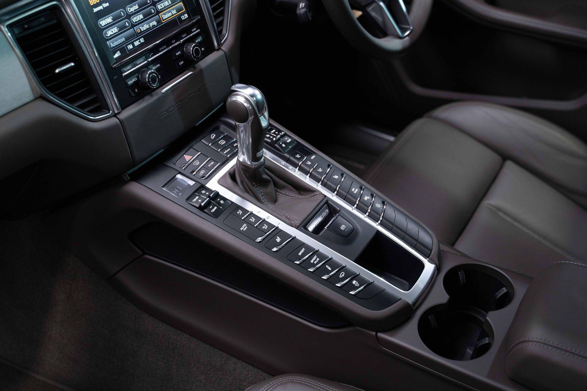Porsche Macan - Image 14