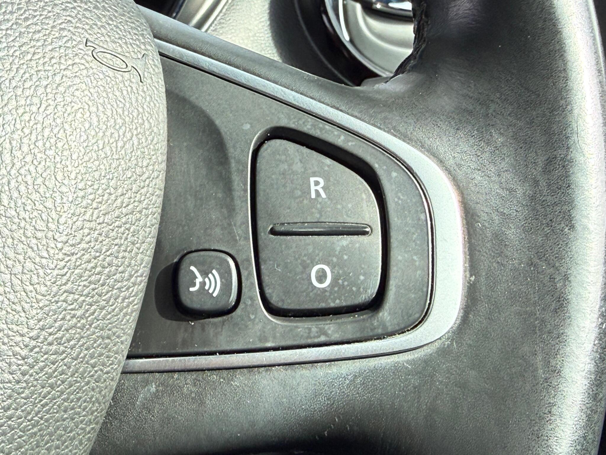 Renault Captur - Image 29