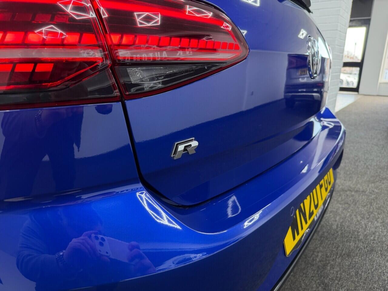 Volkswagen Golf - Image 20