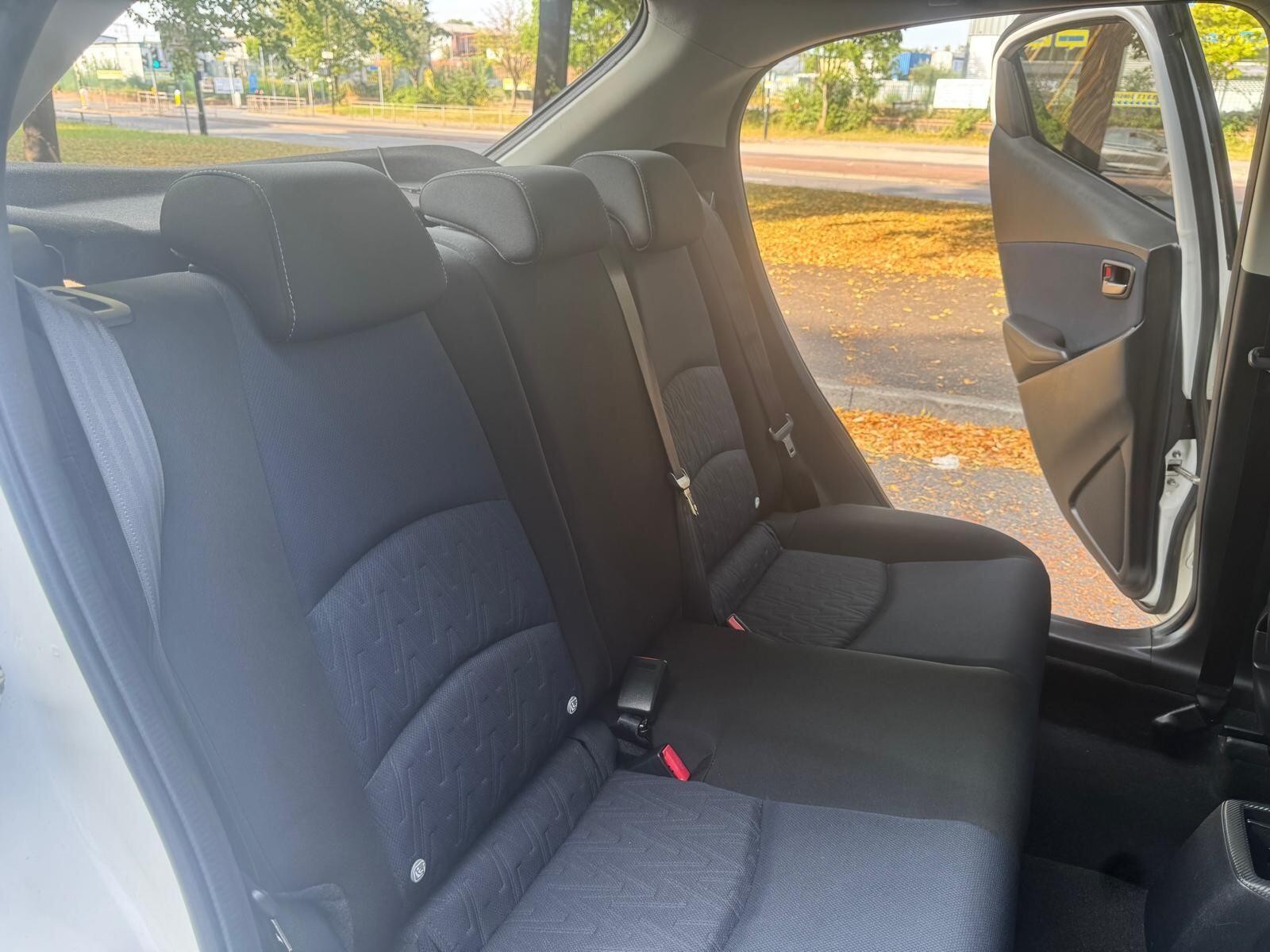 Mazda MAZDA2 - Image 15