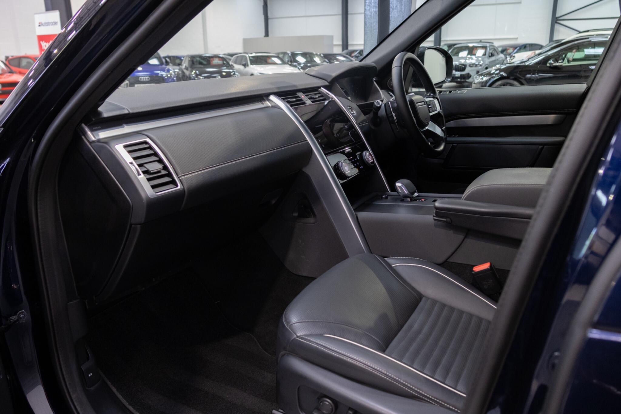 Land Rover Discovery - Image 14