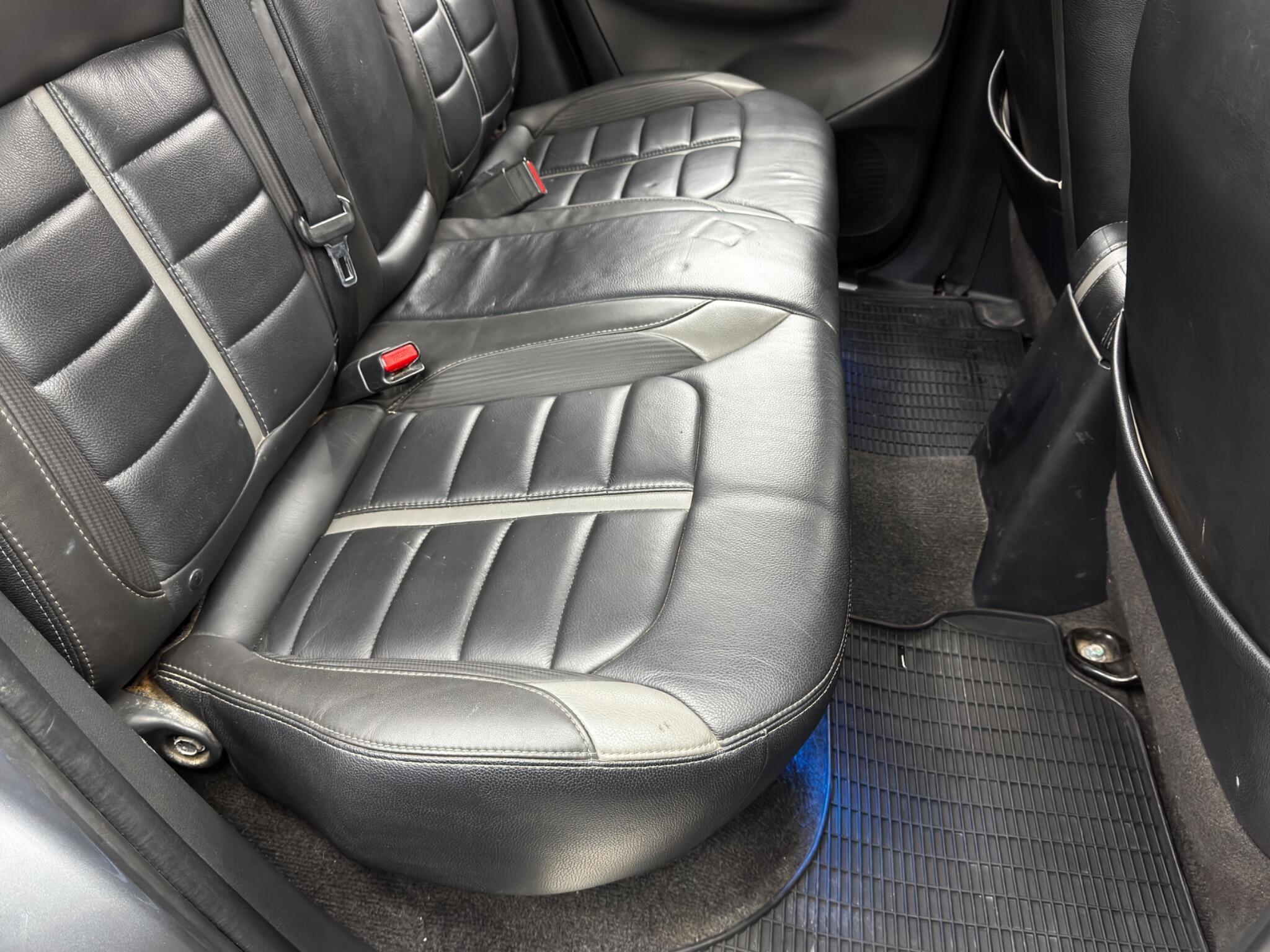 Mitsubishi L200 - Image 16