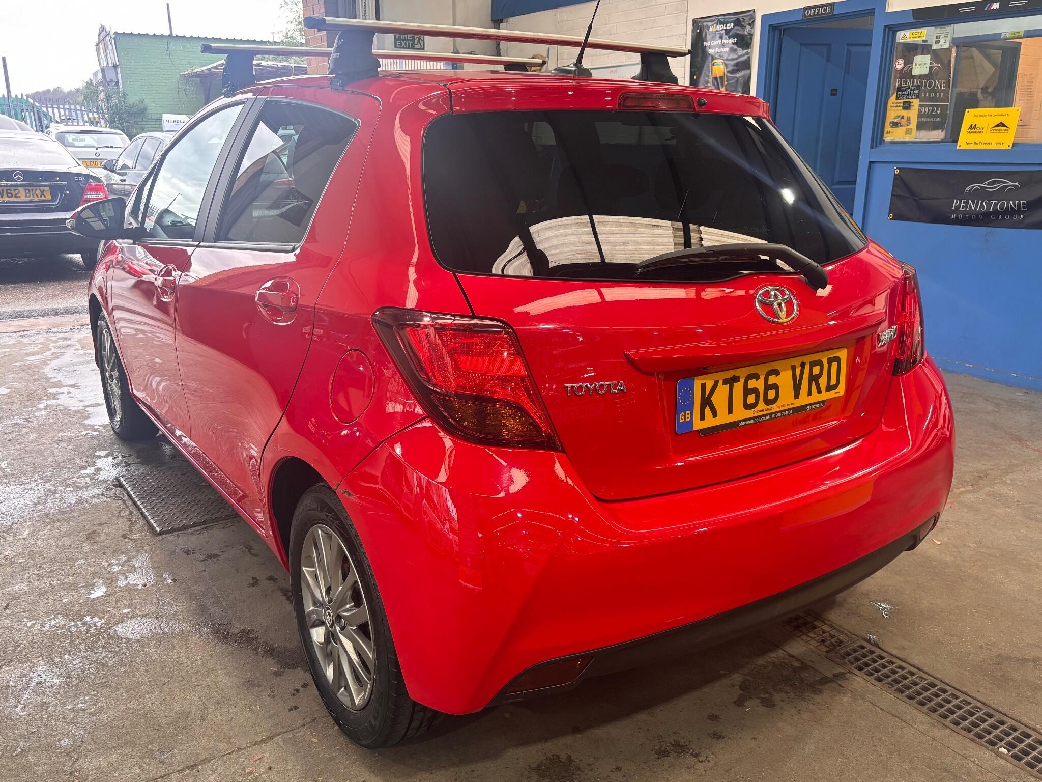 Toyota Yaris - Image 10