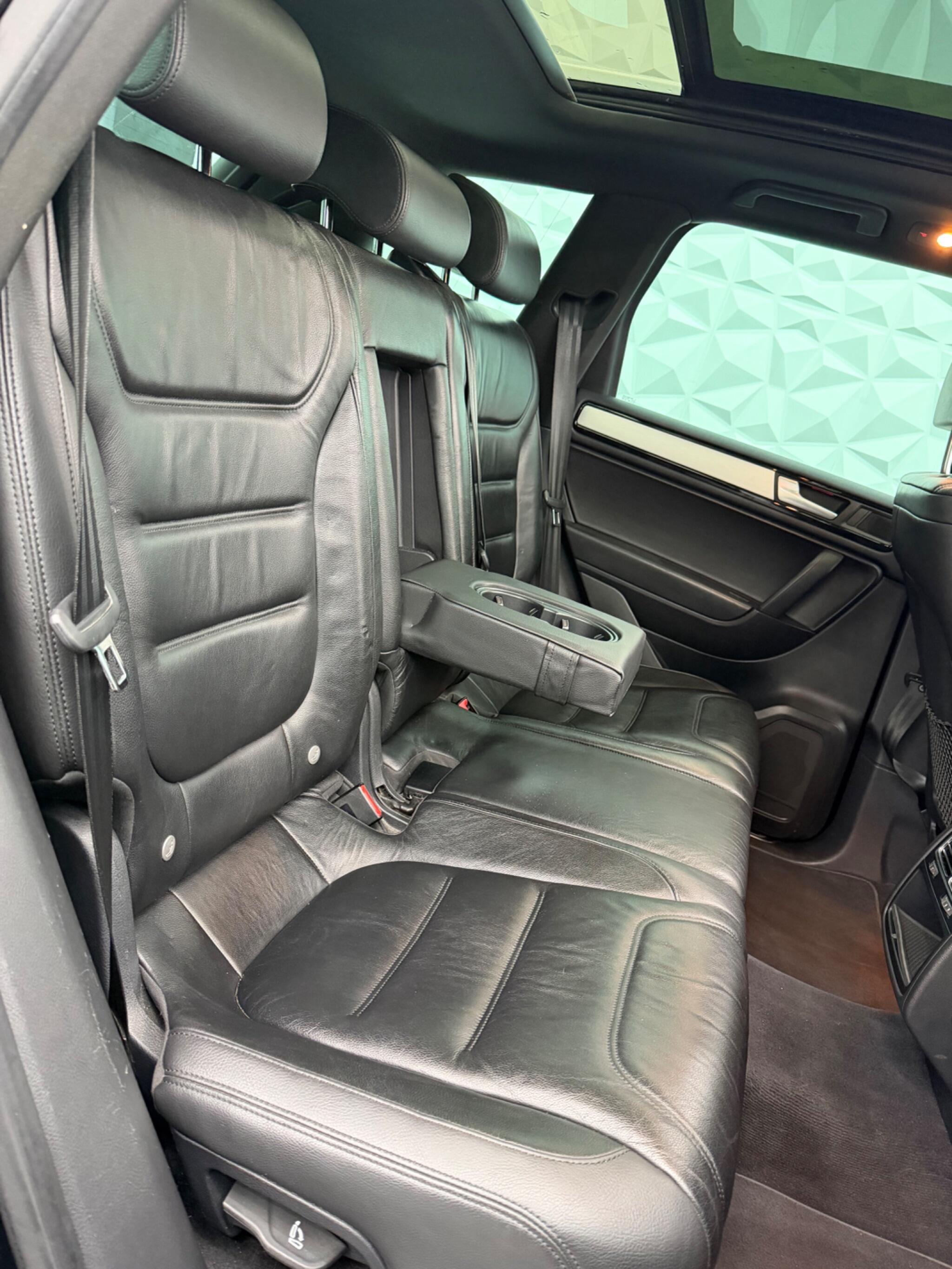 Volkswagen Touareg - Image 9