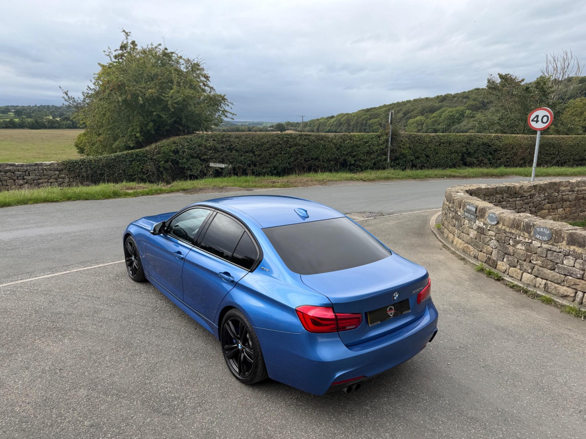 BMW 3 Series - Image 10