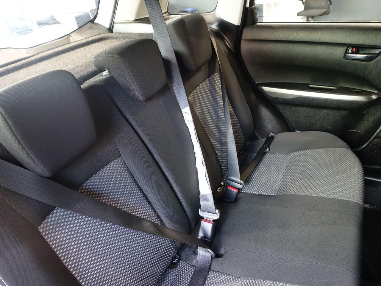 Suzuki Vitara - Image 14