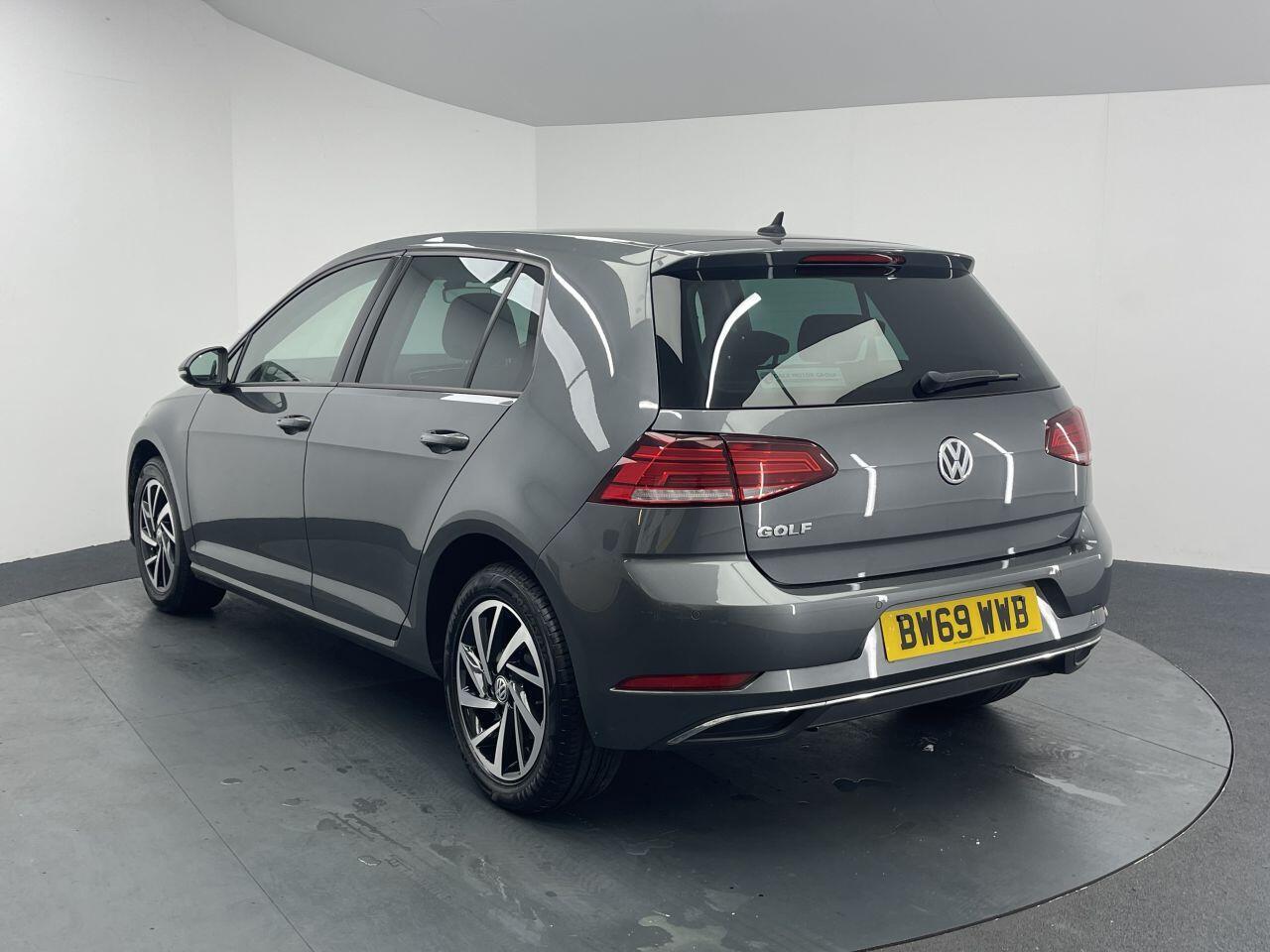 Volkswagen Golf - Image 9