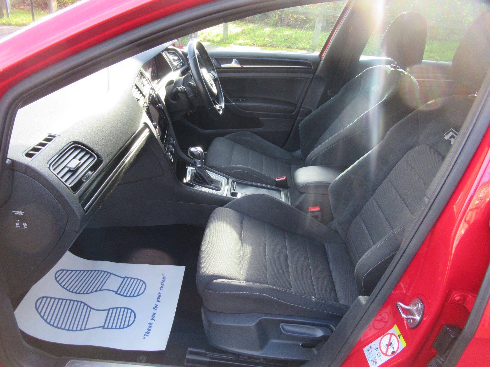 Volkswagen Golf - Image 18