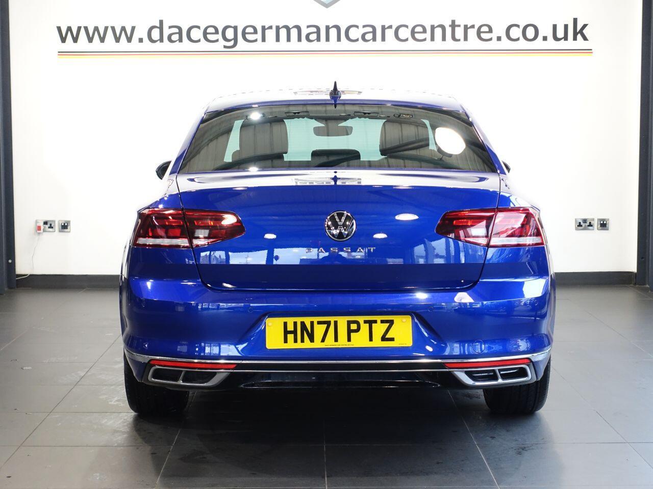 Volkswagen Passat - Image 11