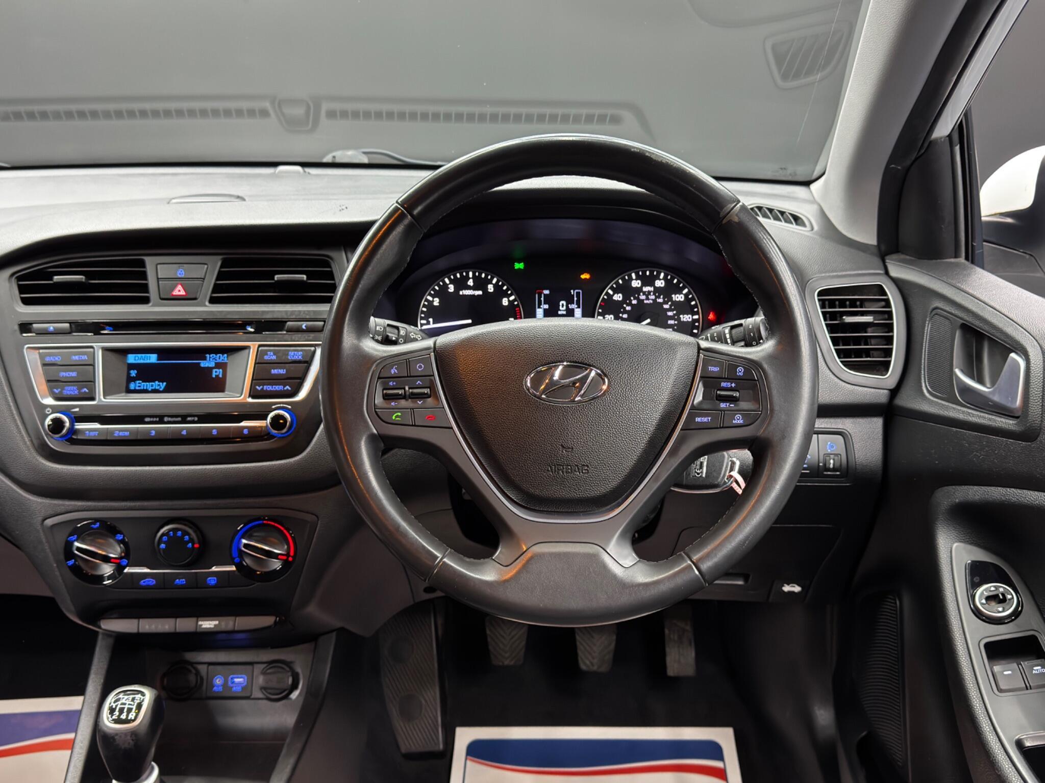 Hyundai i20 - Image 17