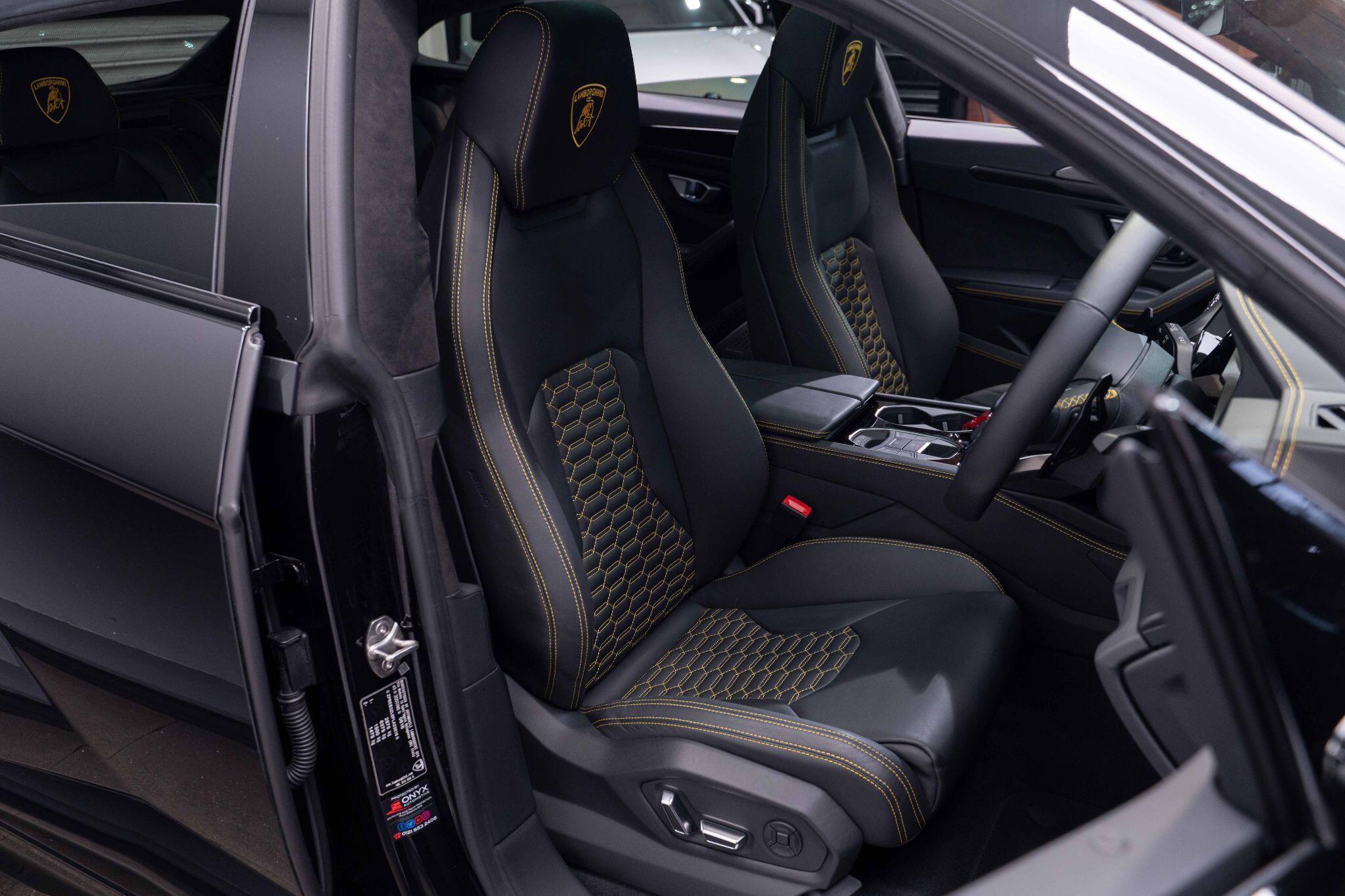 Lamborghini Urus - Image 12