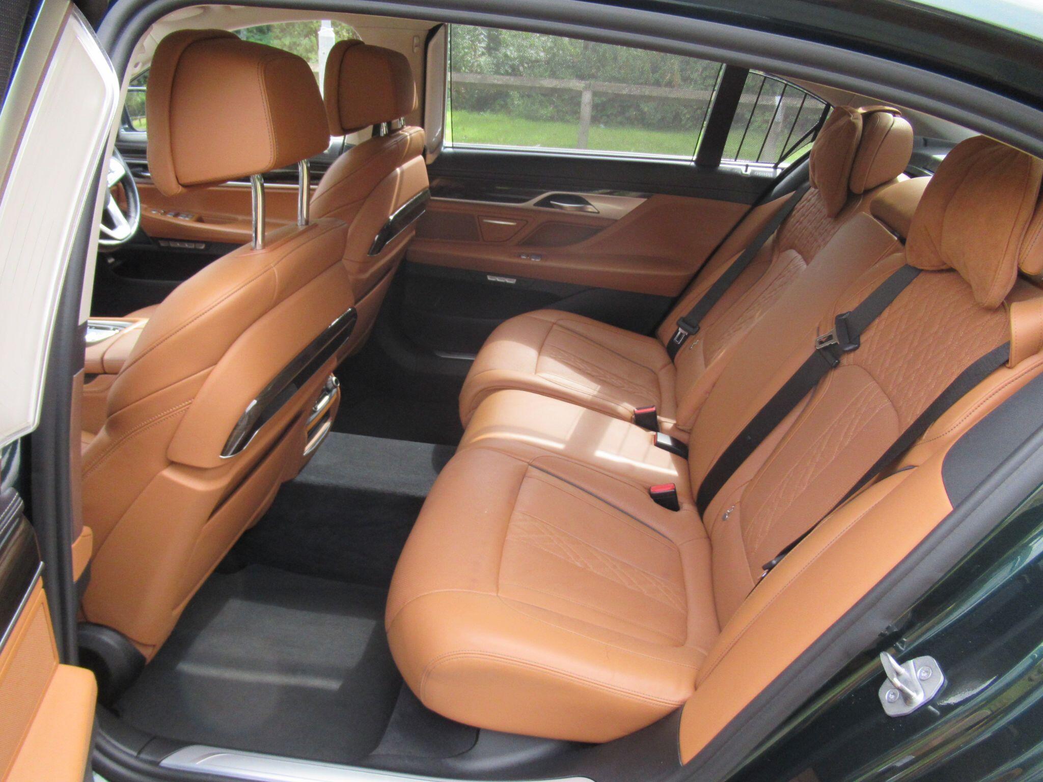 BMW 7 Series - Image 19