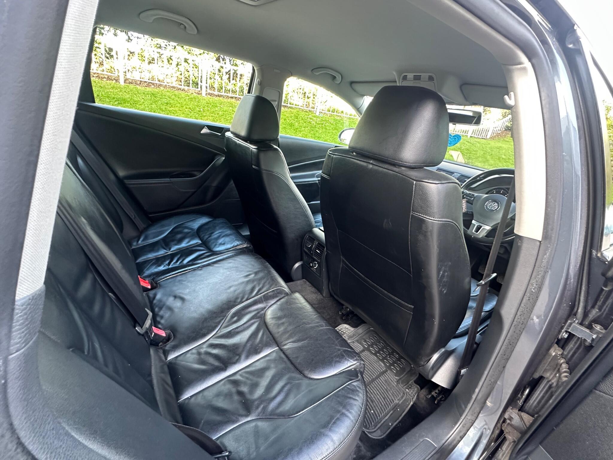 Volkswagen Passat - Image 42