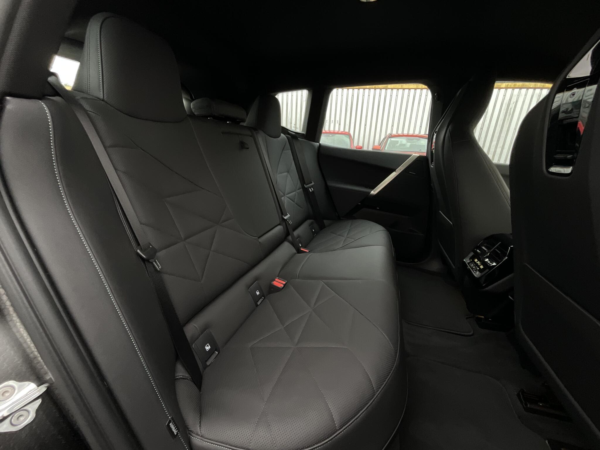 BMW IX - Image 11