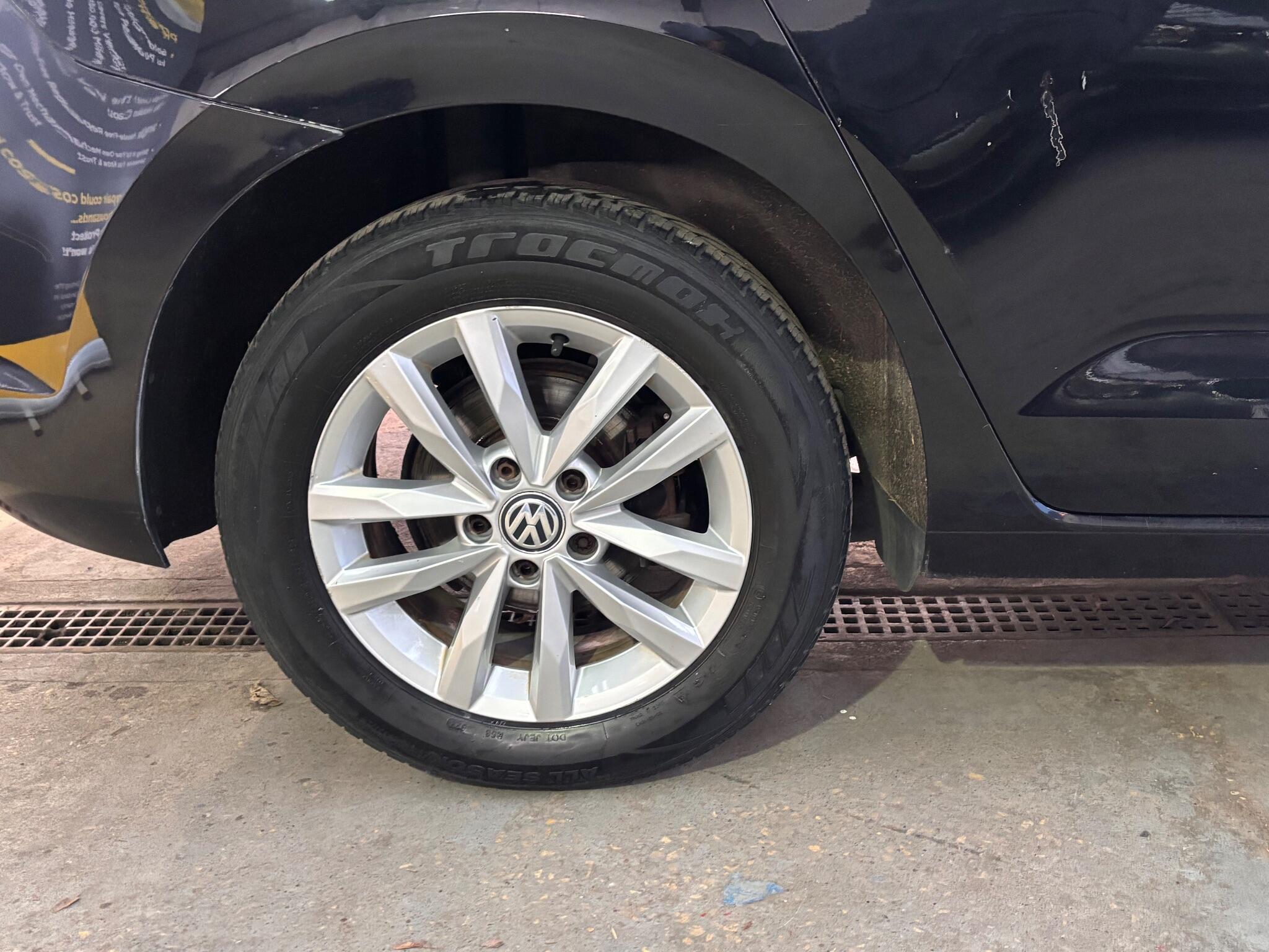 Volkswagen Touran - Image 24