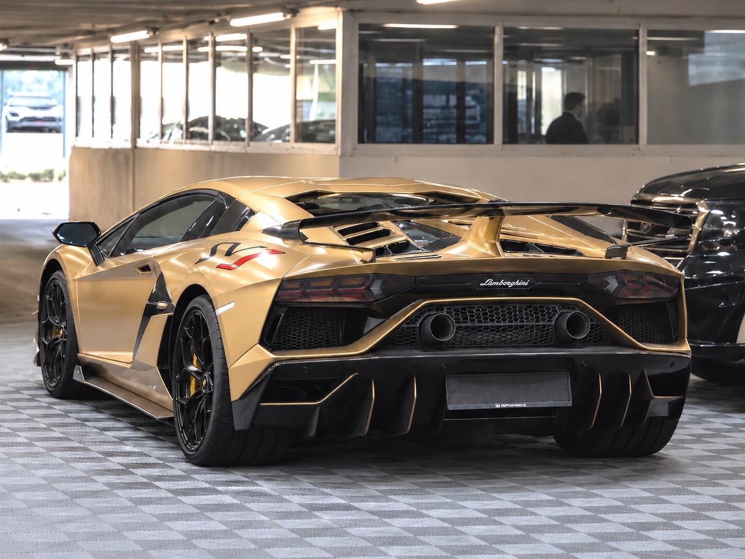 Lamborghini Aventador - Image 3