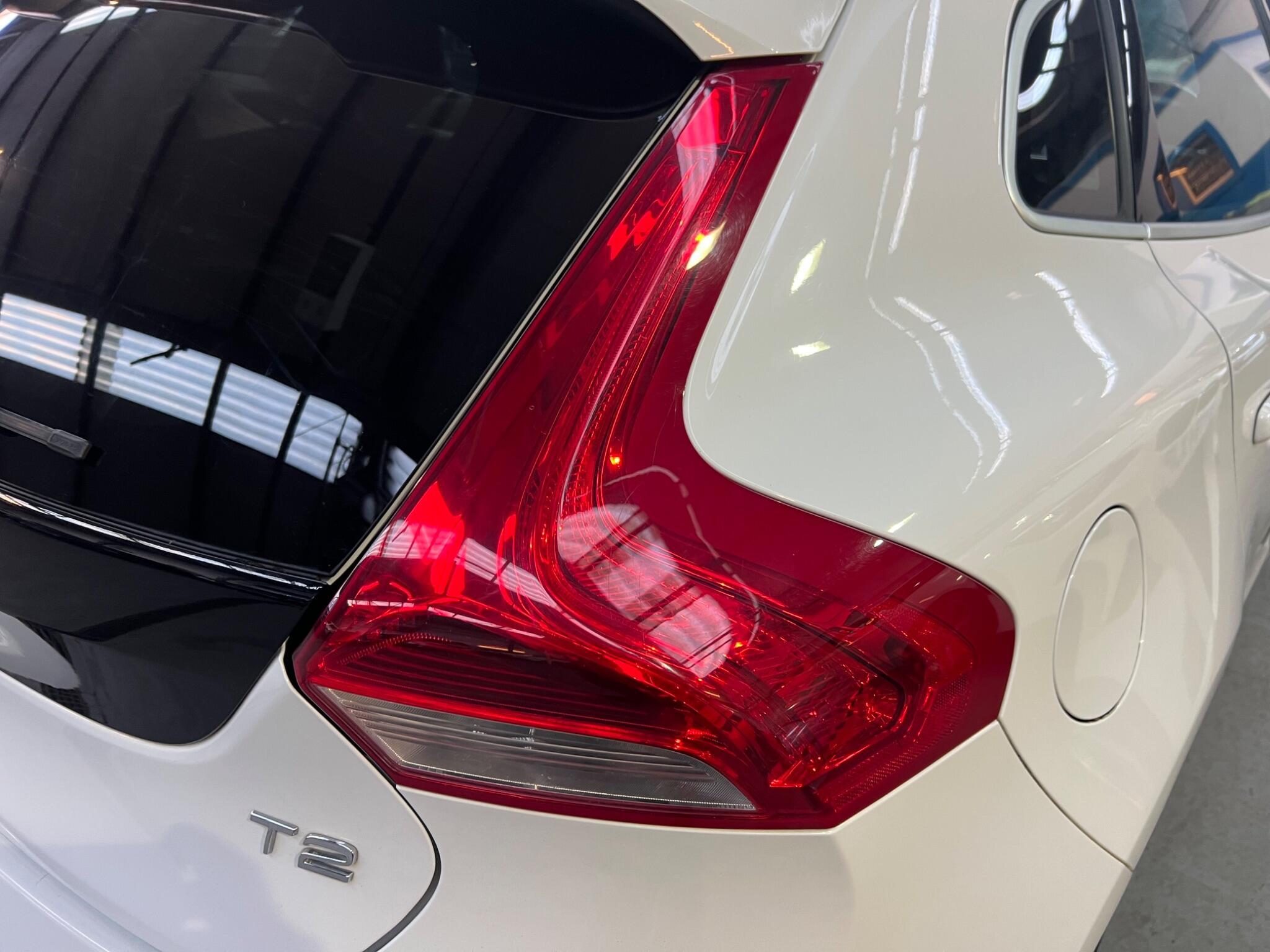 Volvo V40 - Image 28