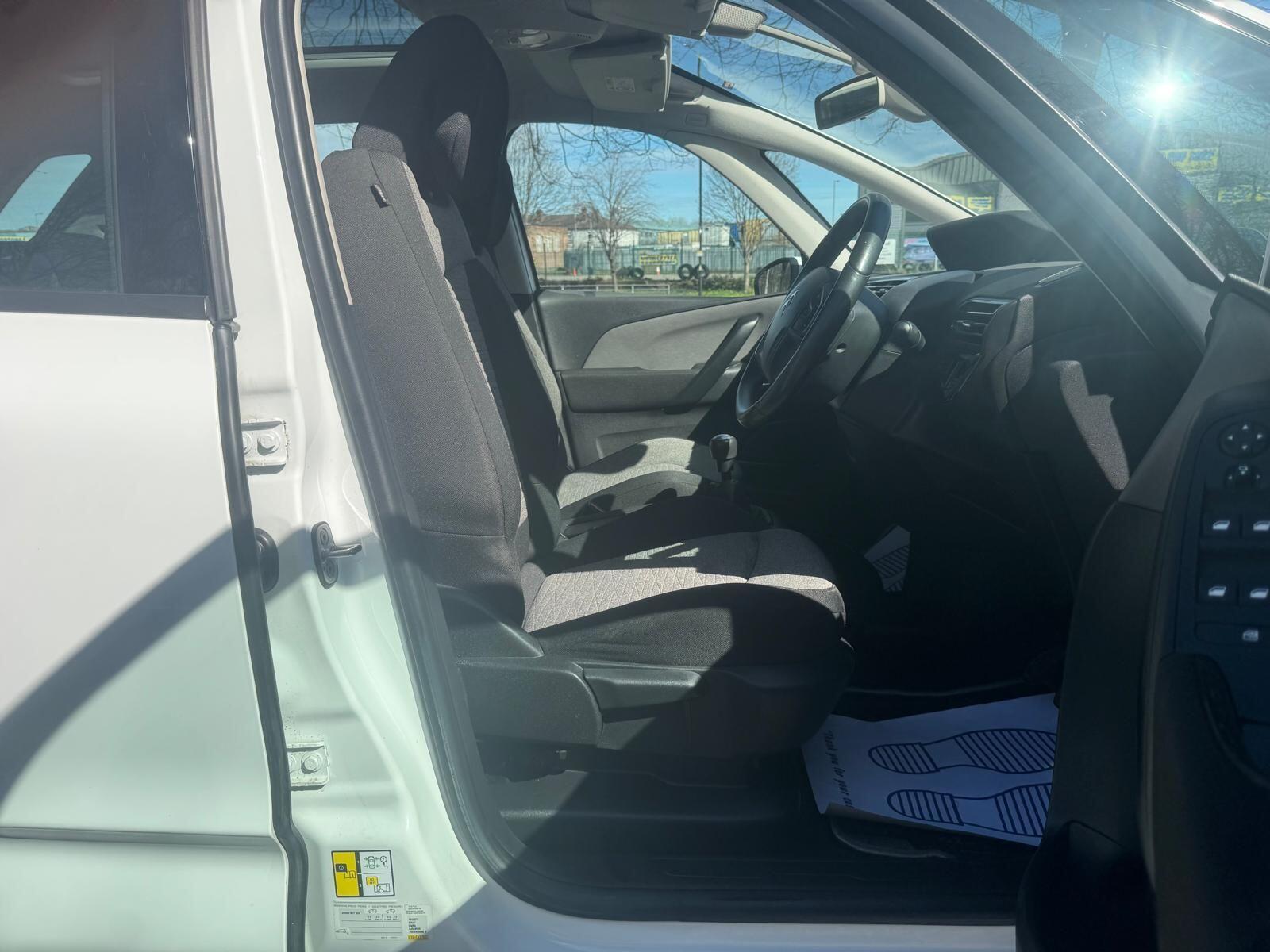 Citroen C4 Picasso - Image 25