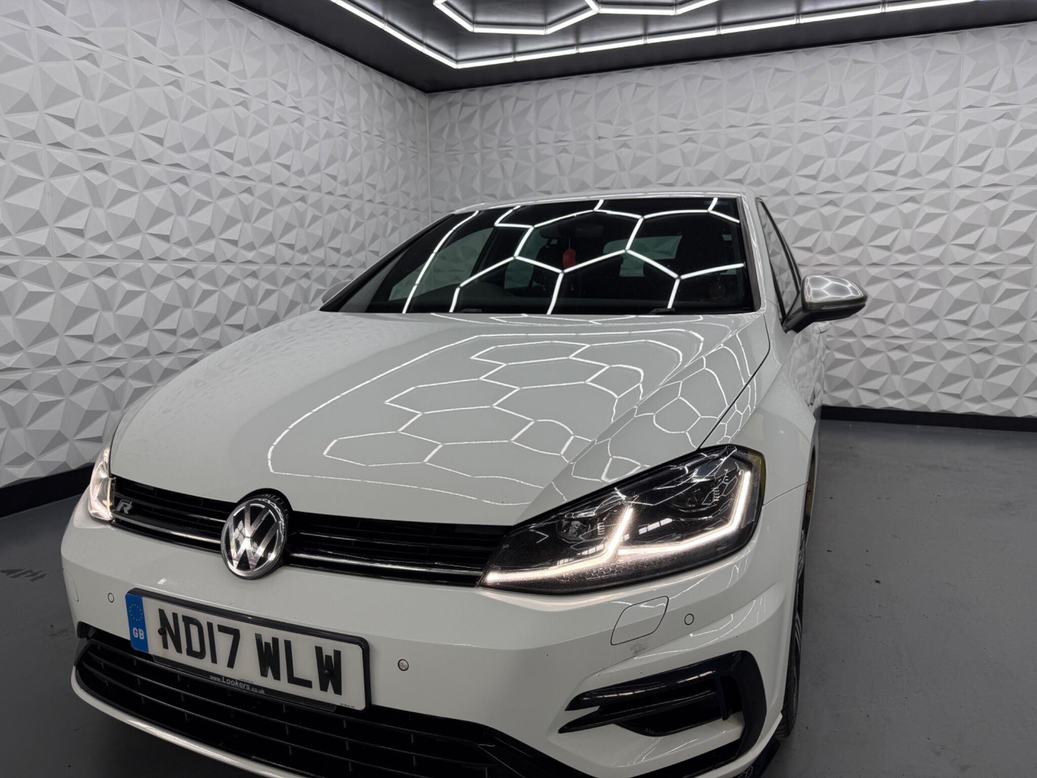 Volkswagen Golf - Image 10