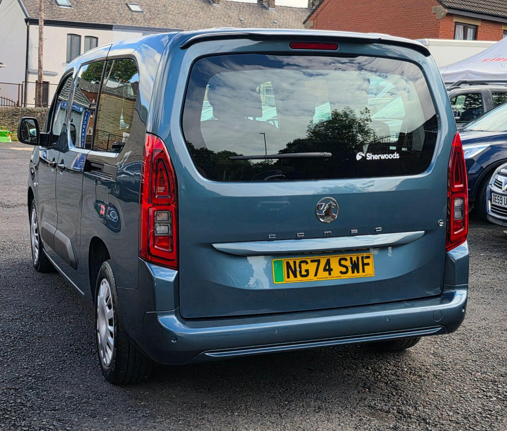 Vauxhall Combo Life Electric - Image 5