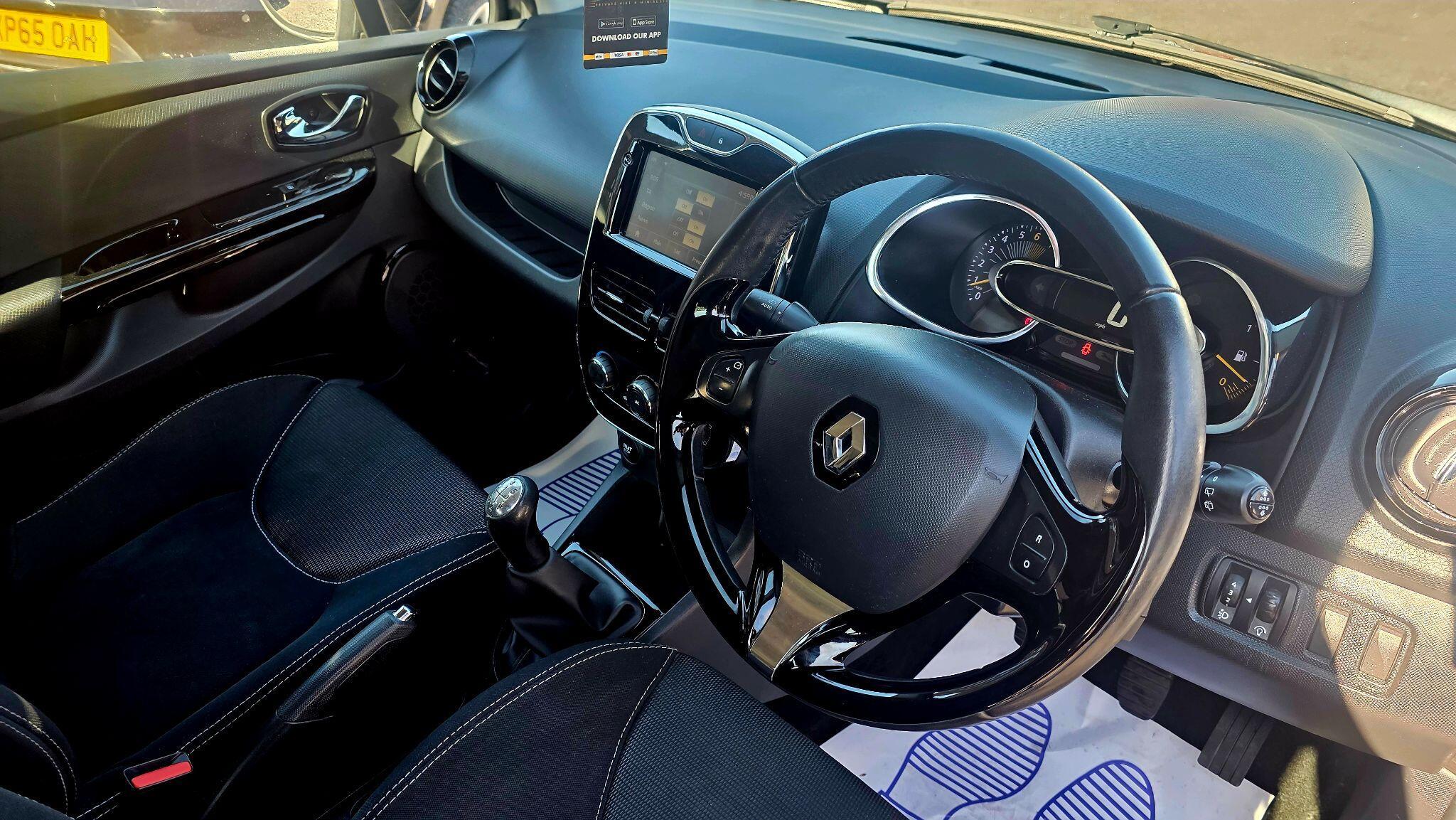 Renault Clio - Image 25
