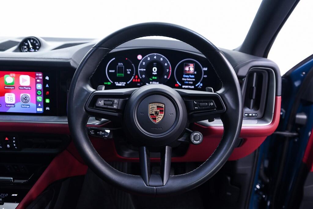 Porsche Cayenne - Image 31