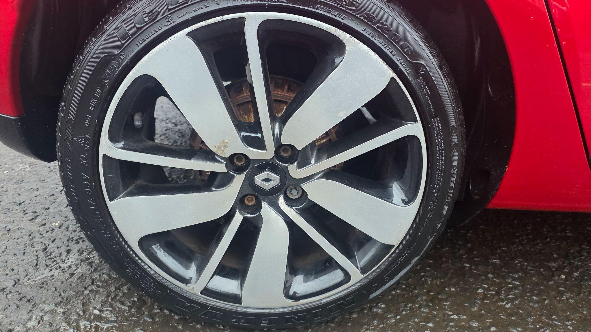 Renault Clio - Image 42