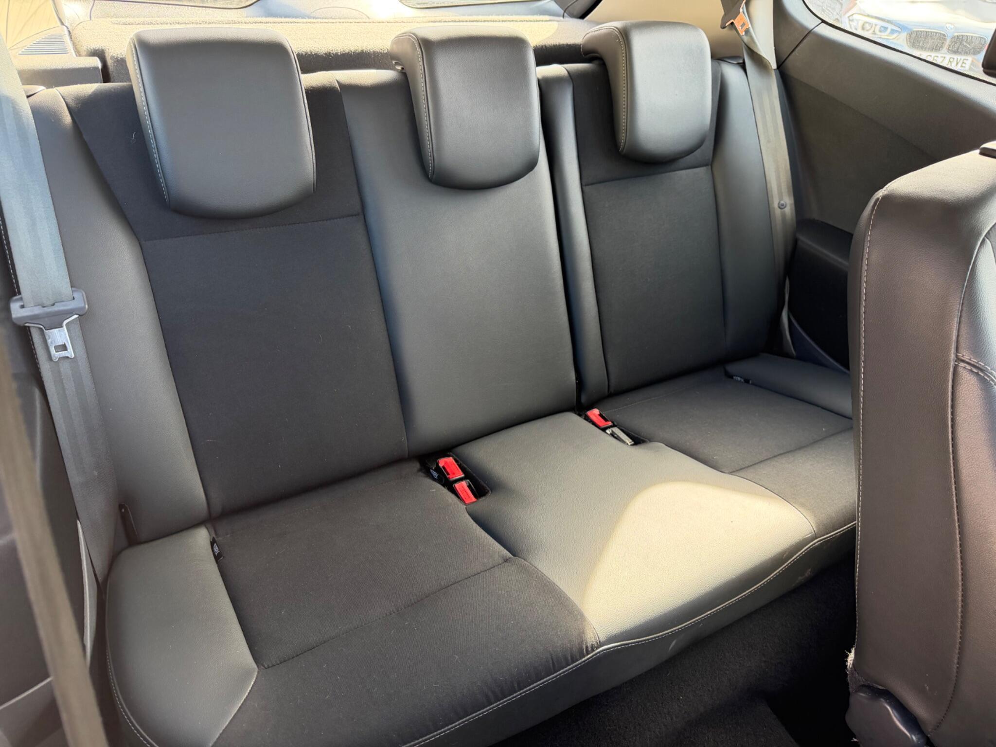 Renault Clio - Image 11