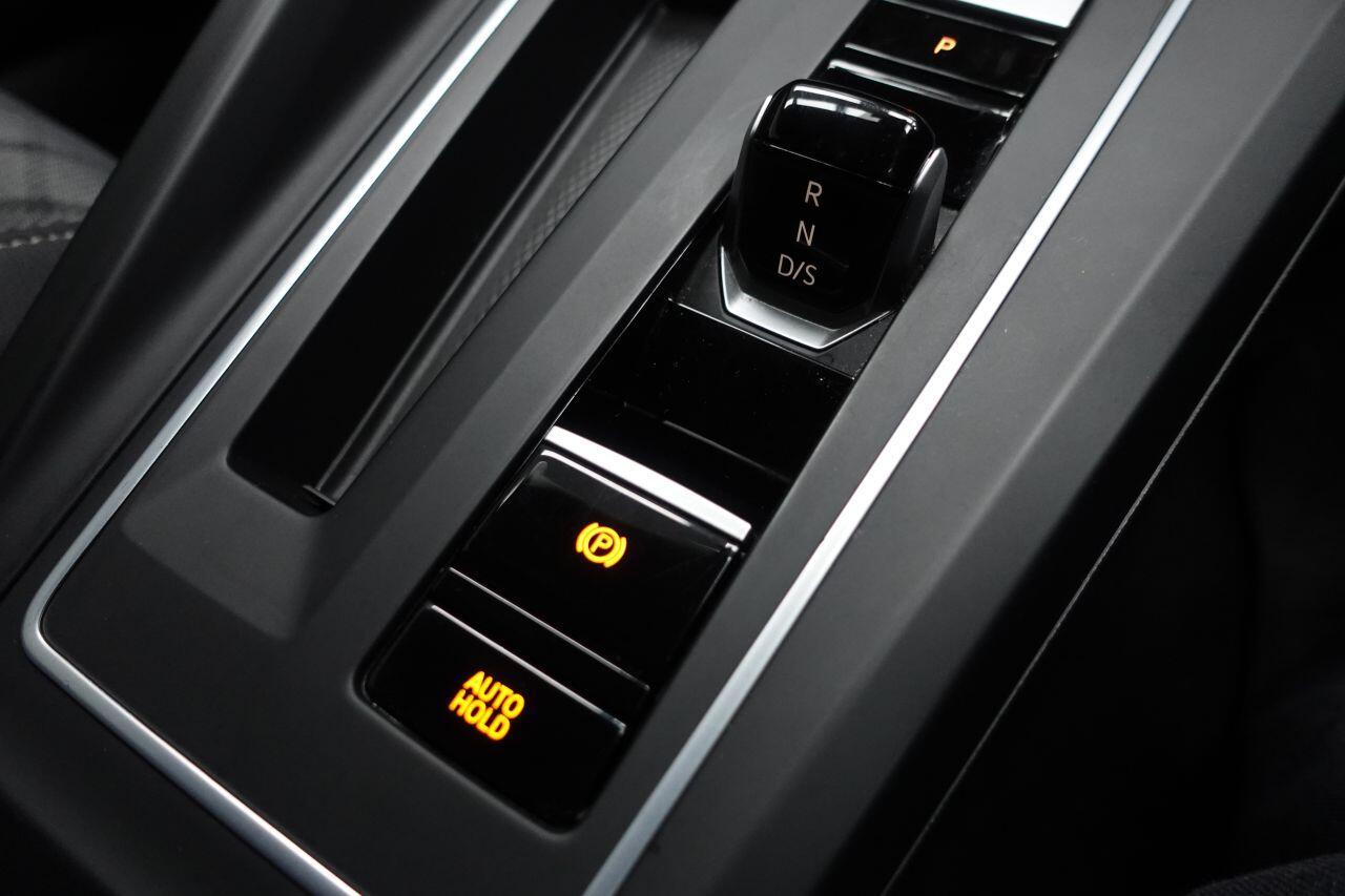 Volkswagen Golf - Image 51