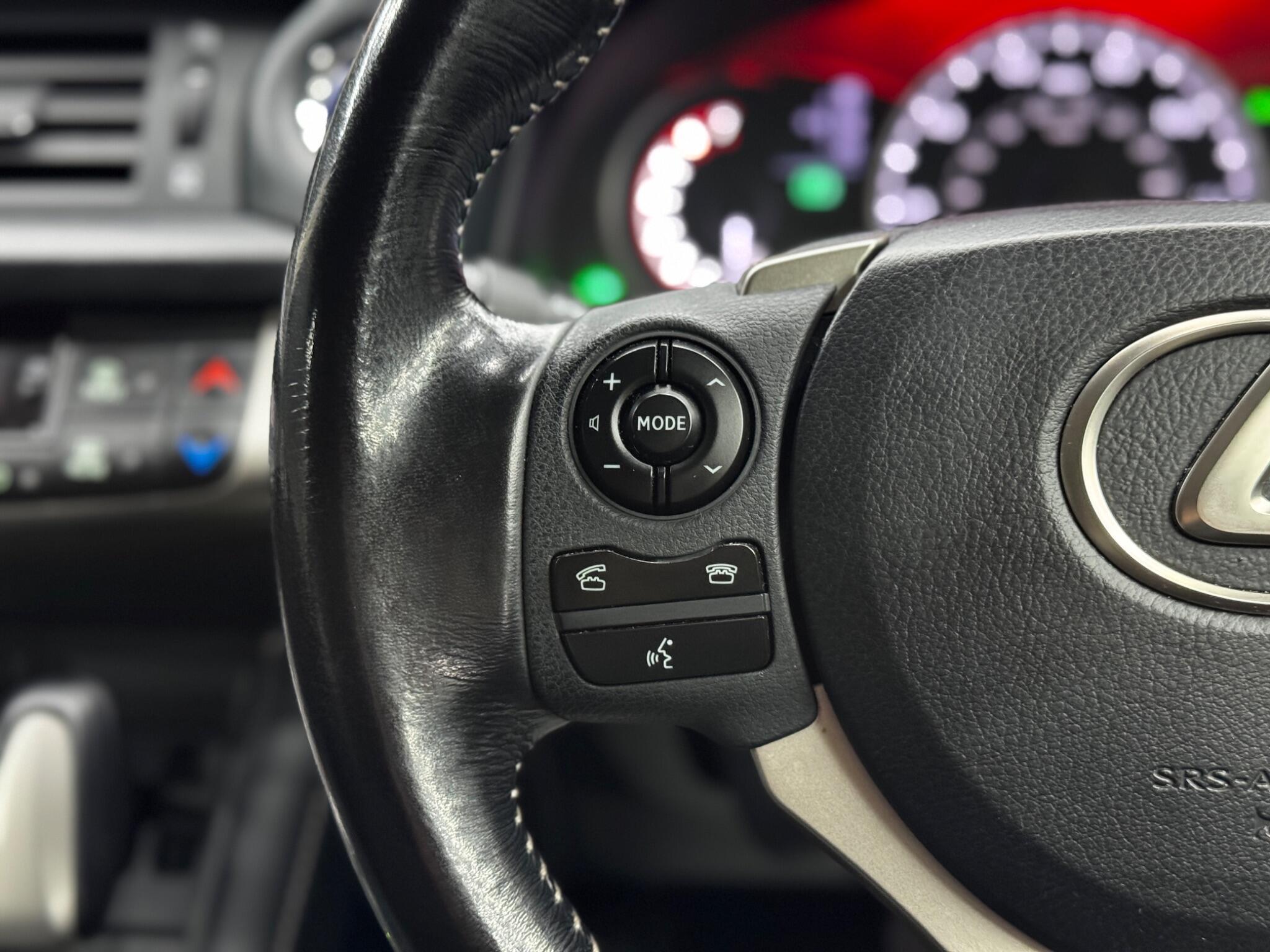 Lexus CT - Image 20
