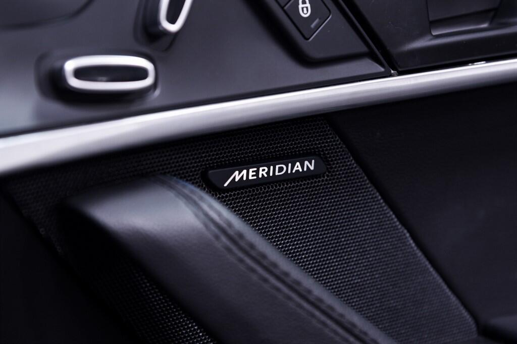 Jaguar F-Type - Image 37