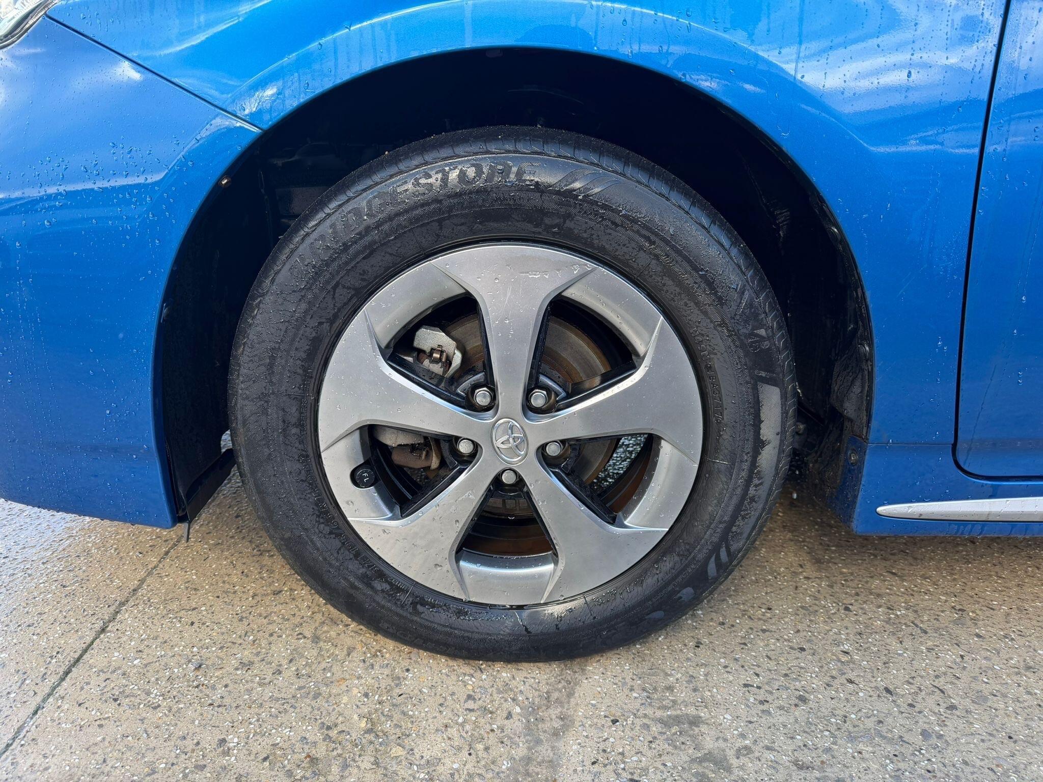 Toyota Prius - Image 27