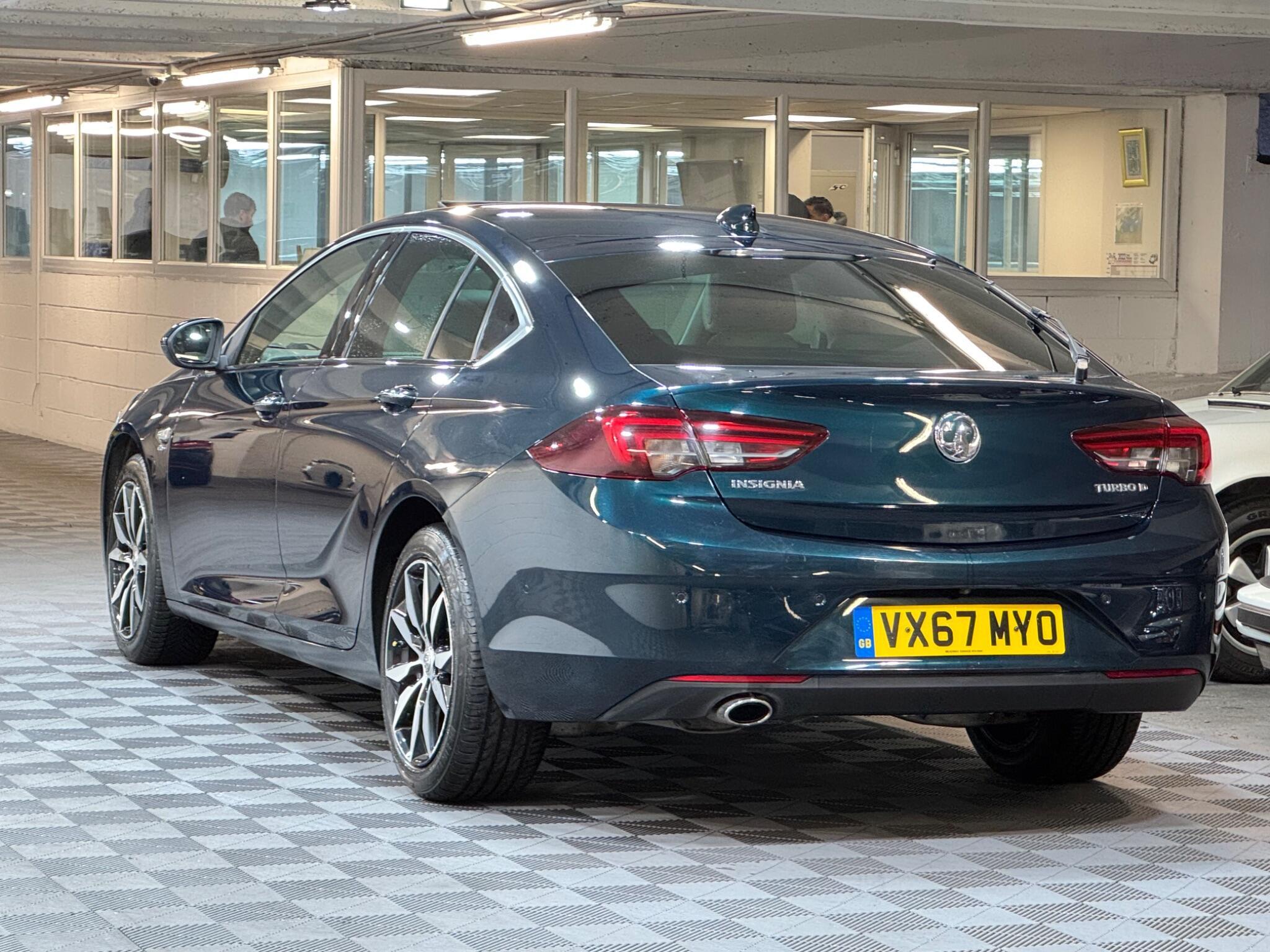 Vauxhall Insignia - Image 4