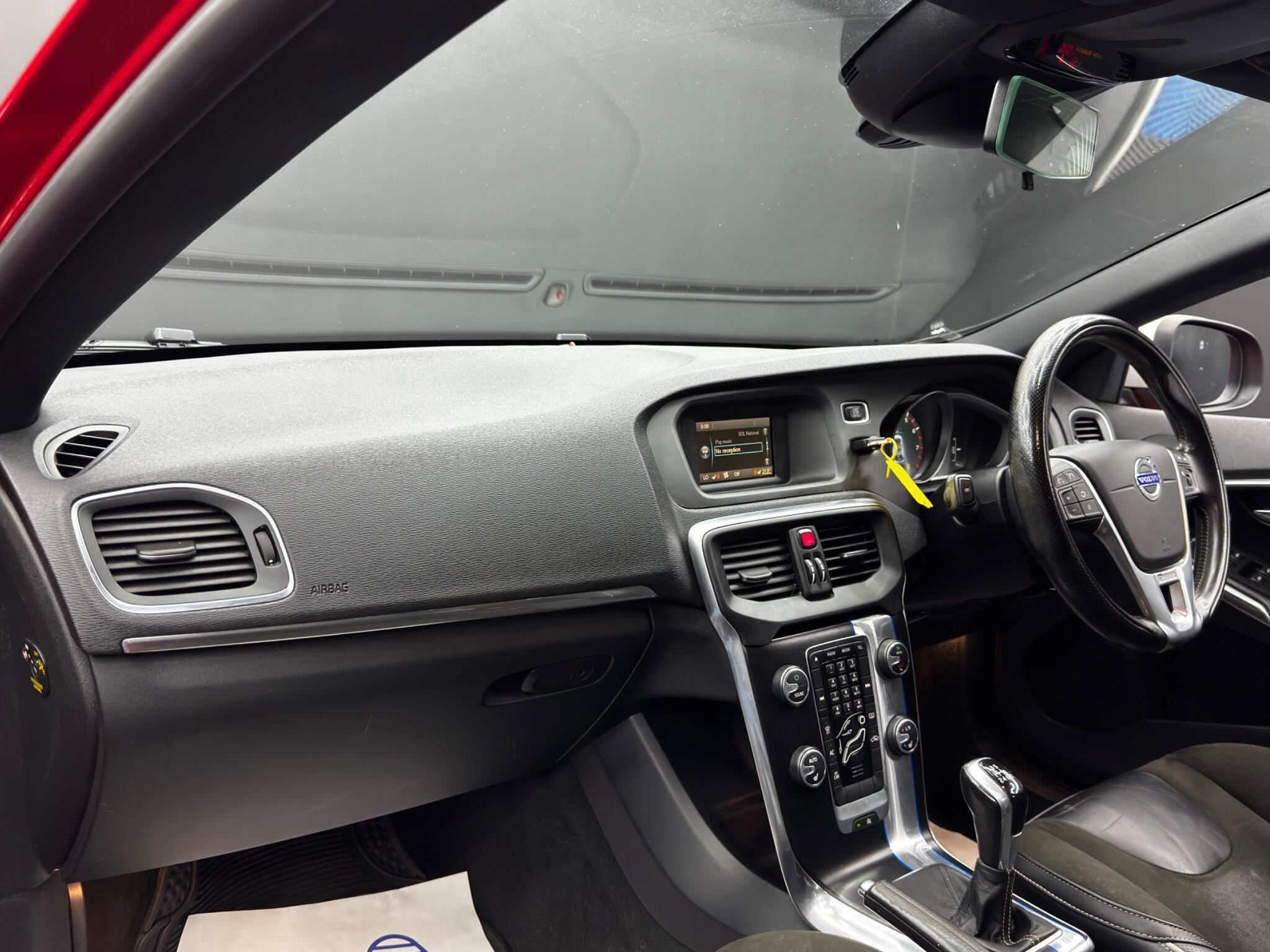 Volvo V40 - Image 11