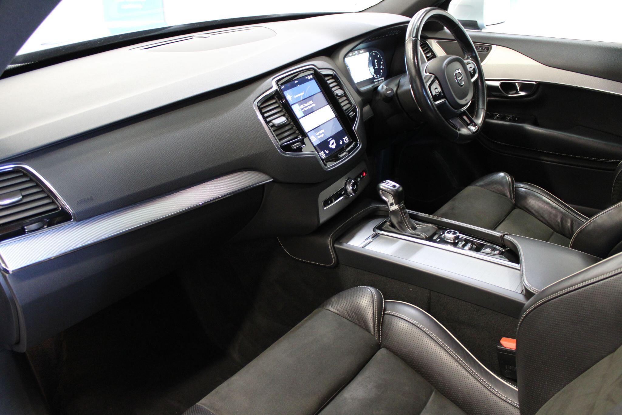 Volvo XC90 - Image 2