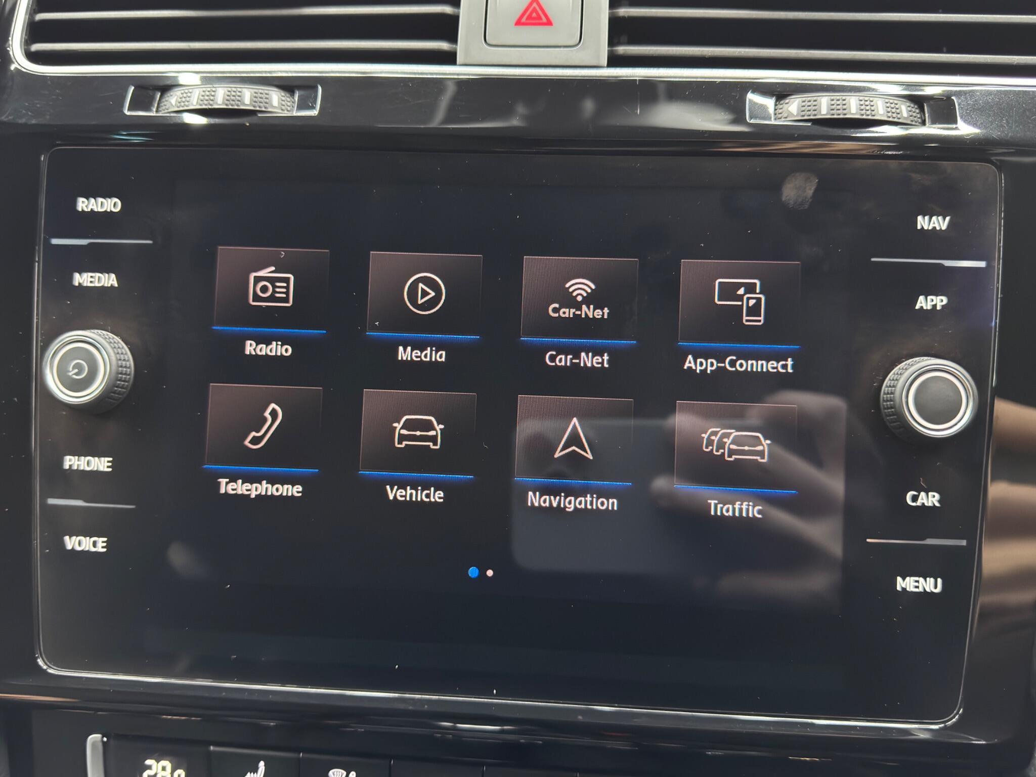 Volkswagen Golf - Image 33