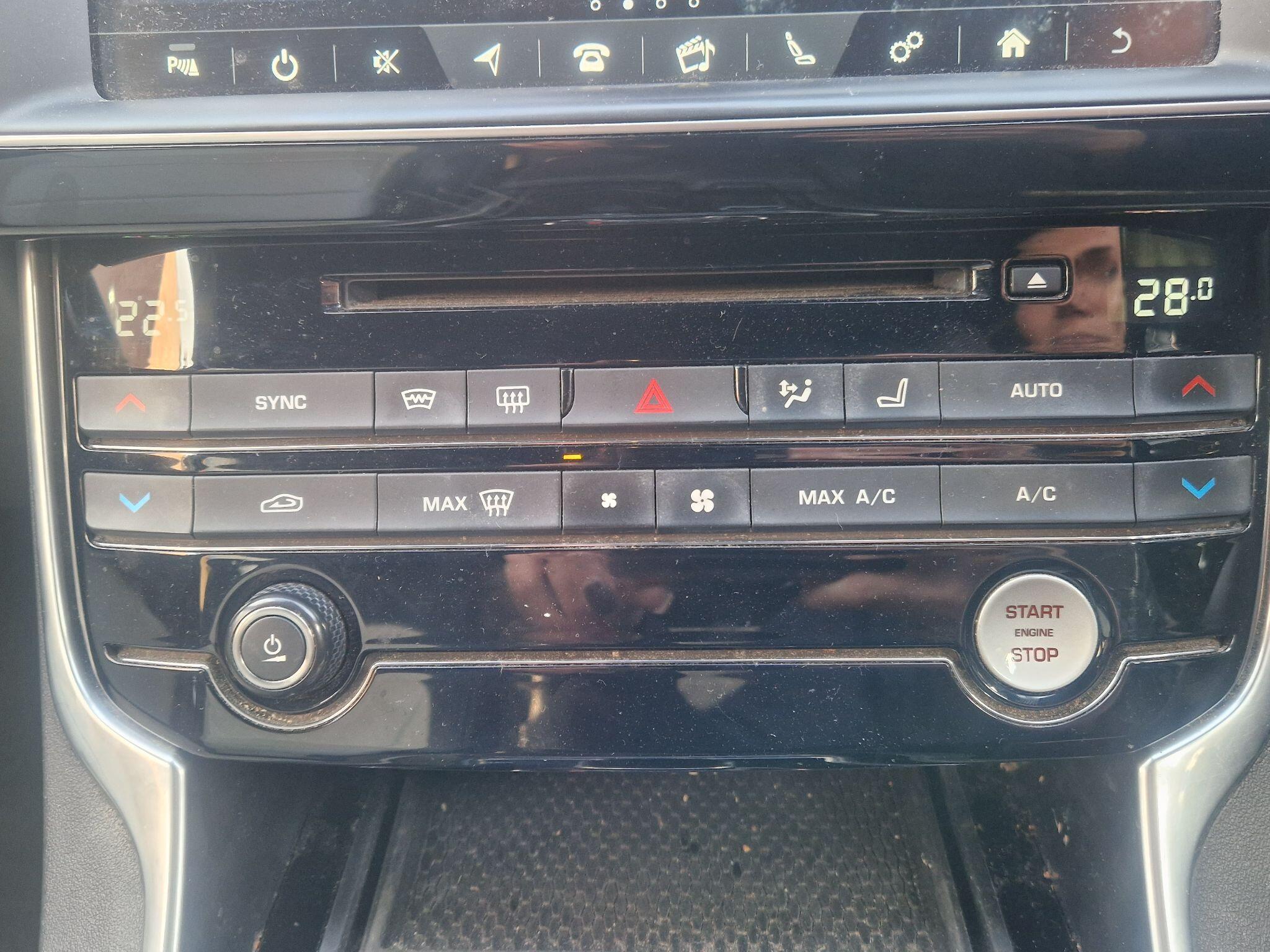 Jaguar XE - Image 49