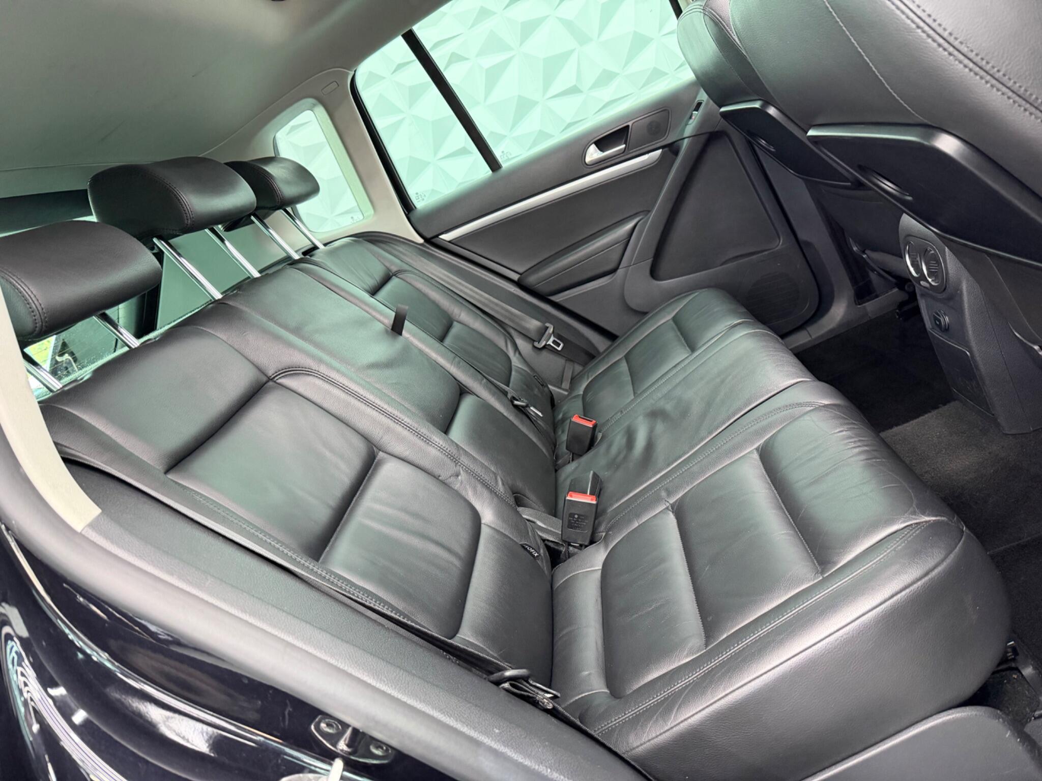 Volkswagen Tiguan - Image 15