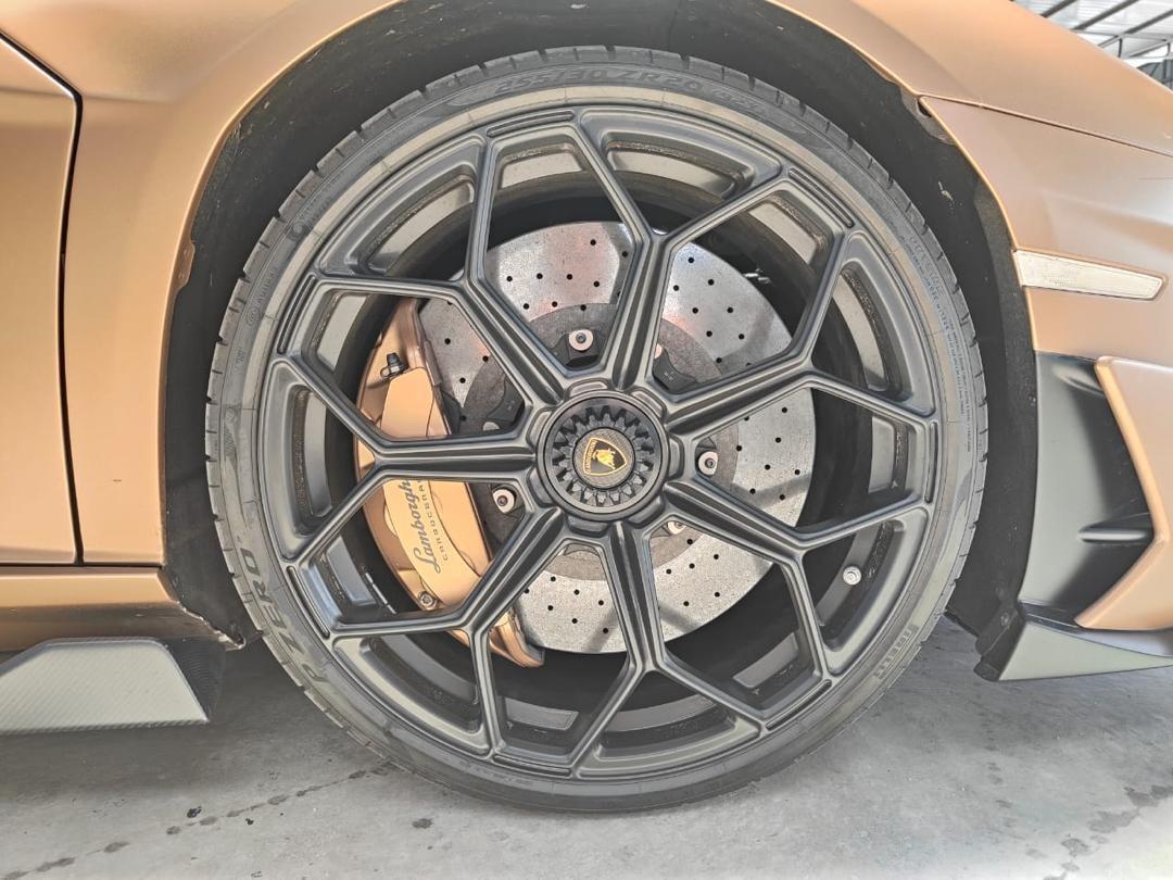 Lamborghini Aventador - Image 15