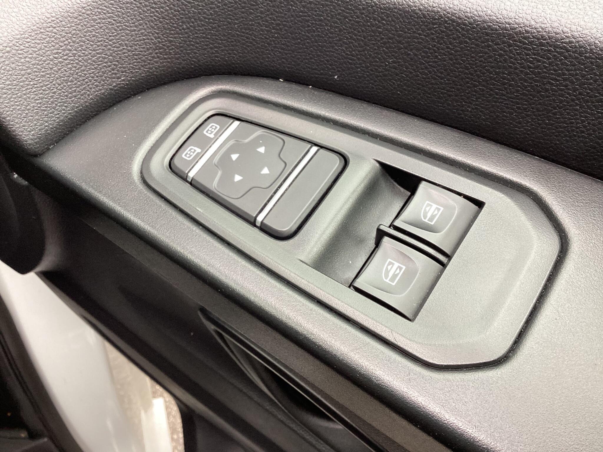 Renault Trafic - Image 10