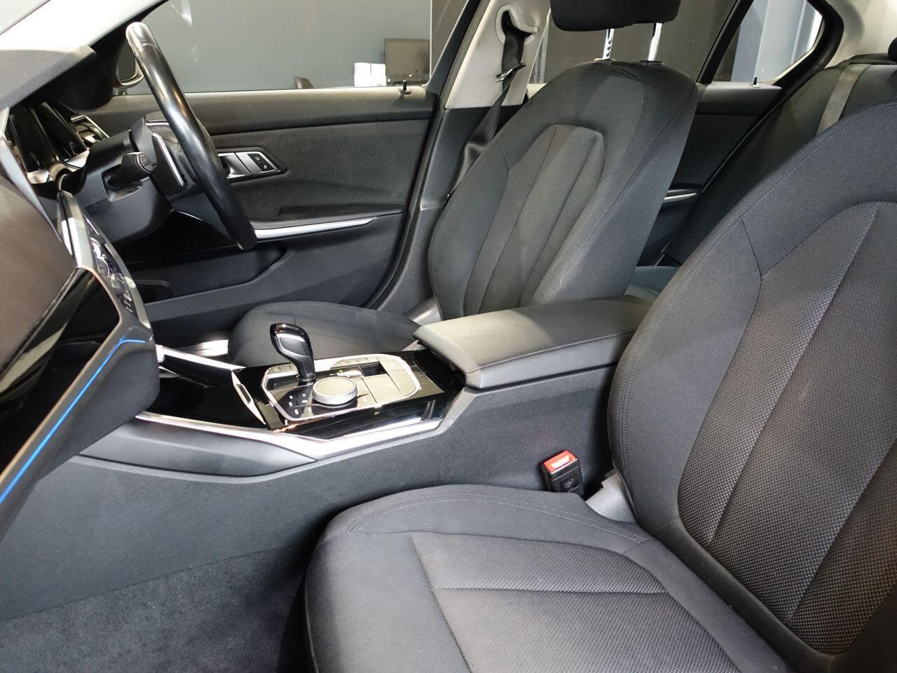 BMW 3 Series - Image 15