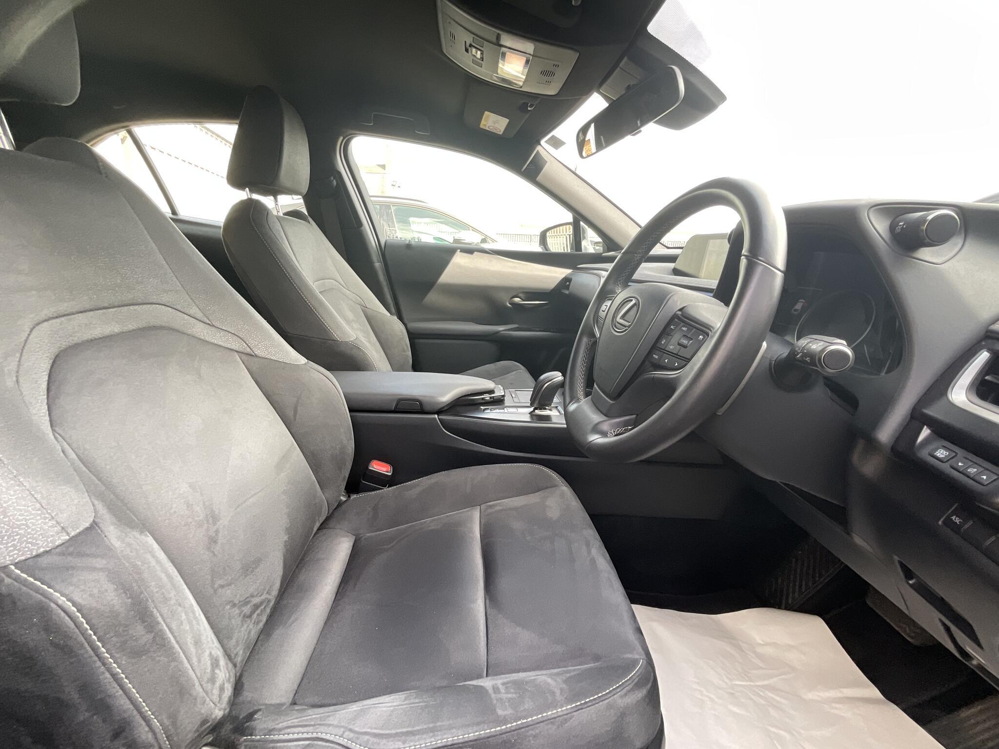 Lexus UX - Image 9